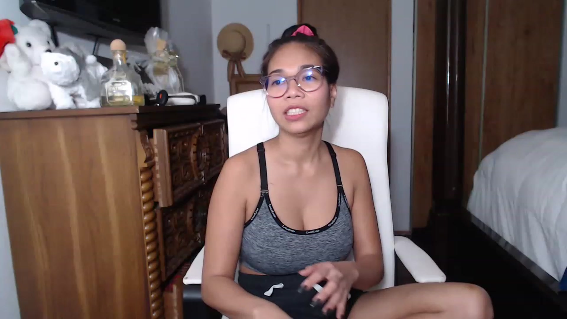 Gallery image thumbnail from Littlekai2023's myfreecams stream on, 01/23/2023, 05:20 image 15 of 20