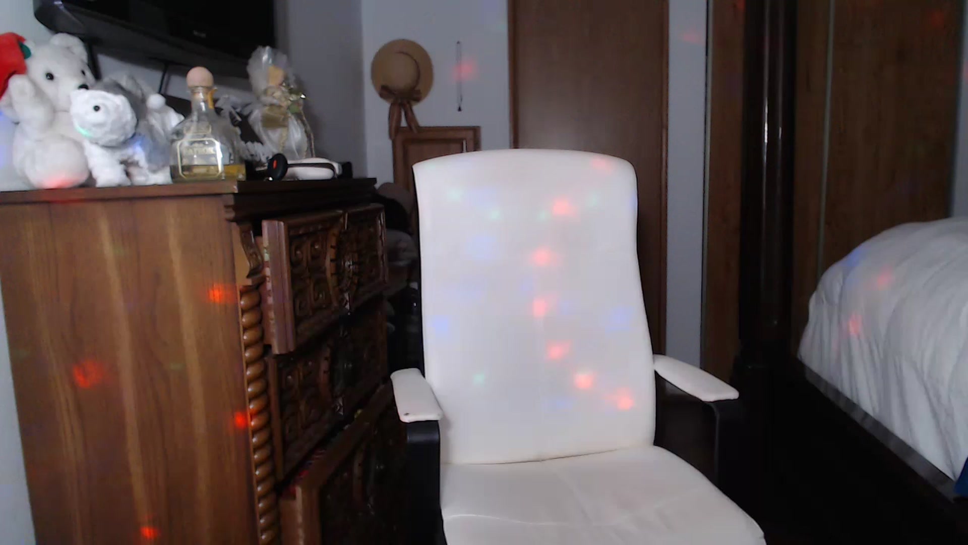 Gallery image thumbnail from Littlekai2023's myfreecams stream on, 01/23/2023, 05:20 image 18 of 20
