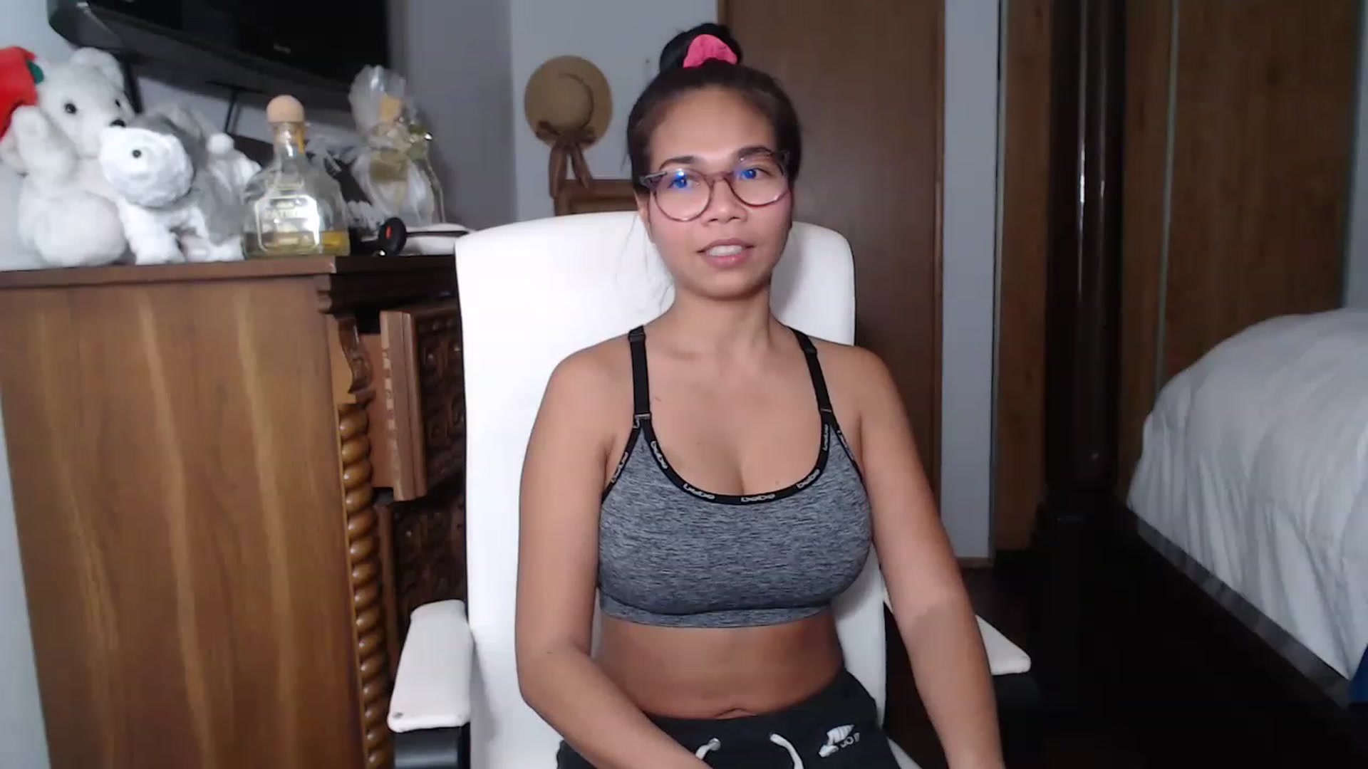 Gallery image thumbnail from Littlekai2023's myfreecams stream on, 01/23/2023, 05:20 image 9 of 20