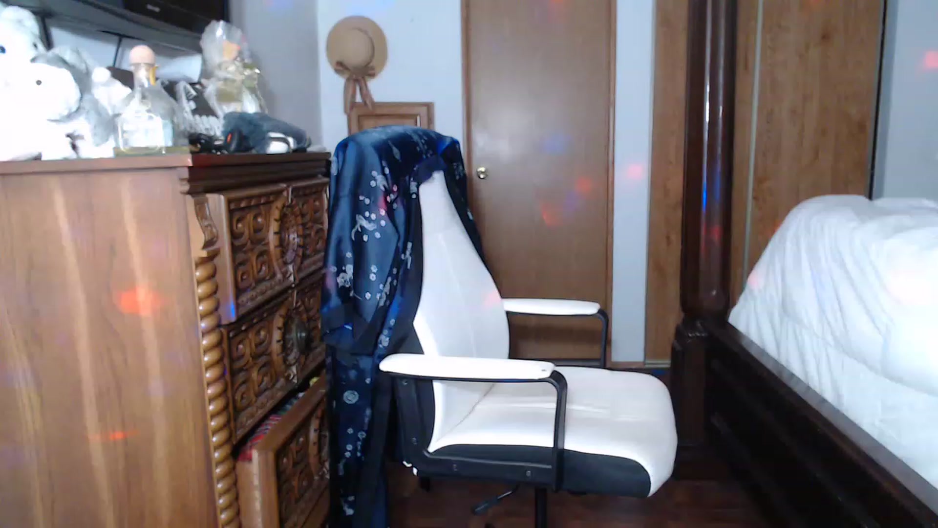 Gallery image thumbnail from Littlekai2023's myfreecams stream on, 01/28/2023, 04:00 image 6 of 20