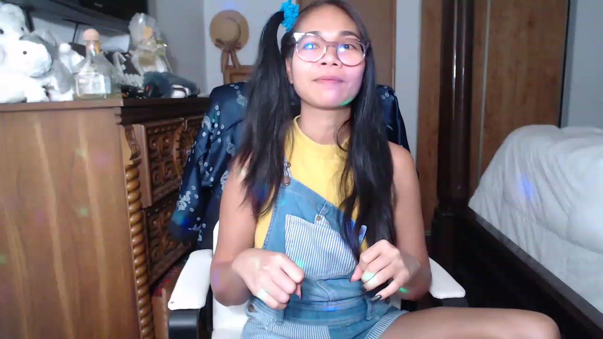 Gallery image thumbnail from Littlekai2023's myfreecams stream on, 01/28/2023, 04:00 image 8 of 20