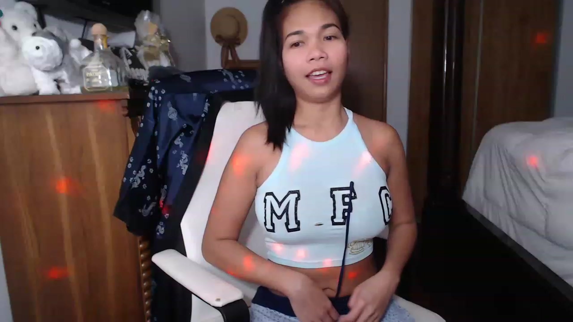 Gallery image thumbnail from Littlekai2023's myfreecams stream on, 01/28/2023, 20:10 image 12 of 20