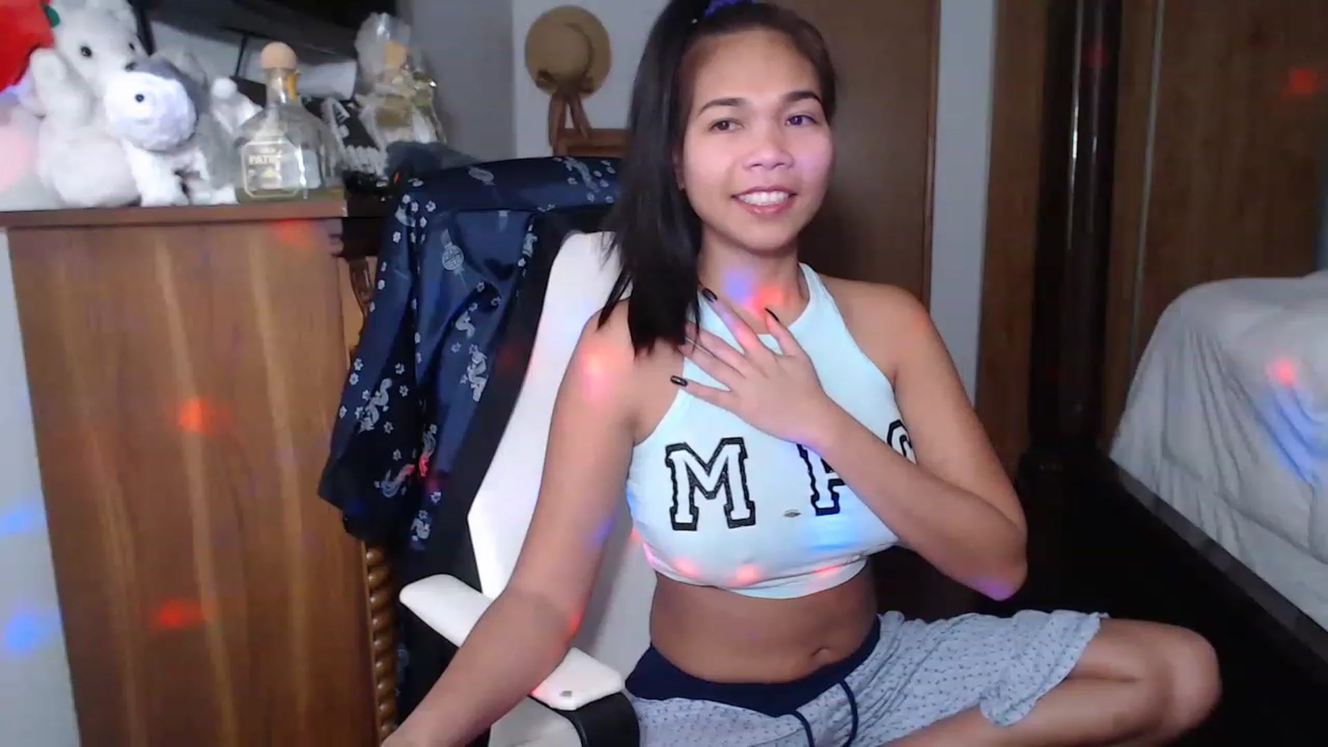 Gallery image thumbnail from Littlekai2023's myfreecams stream on, 01/28/2023, 20:10 image 14 of 20