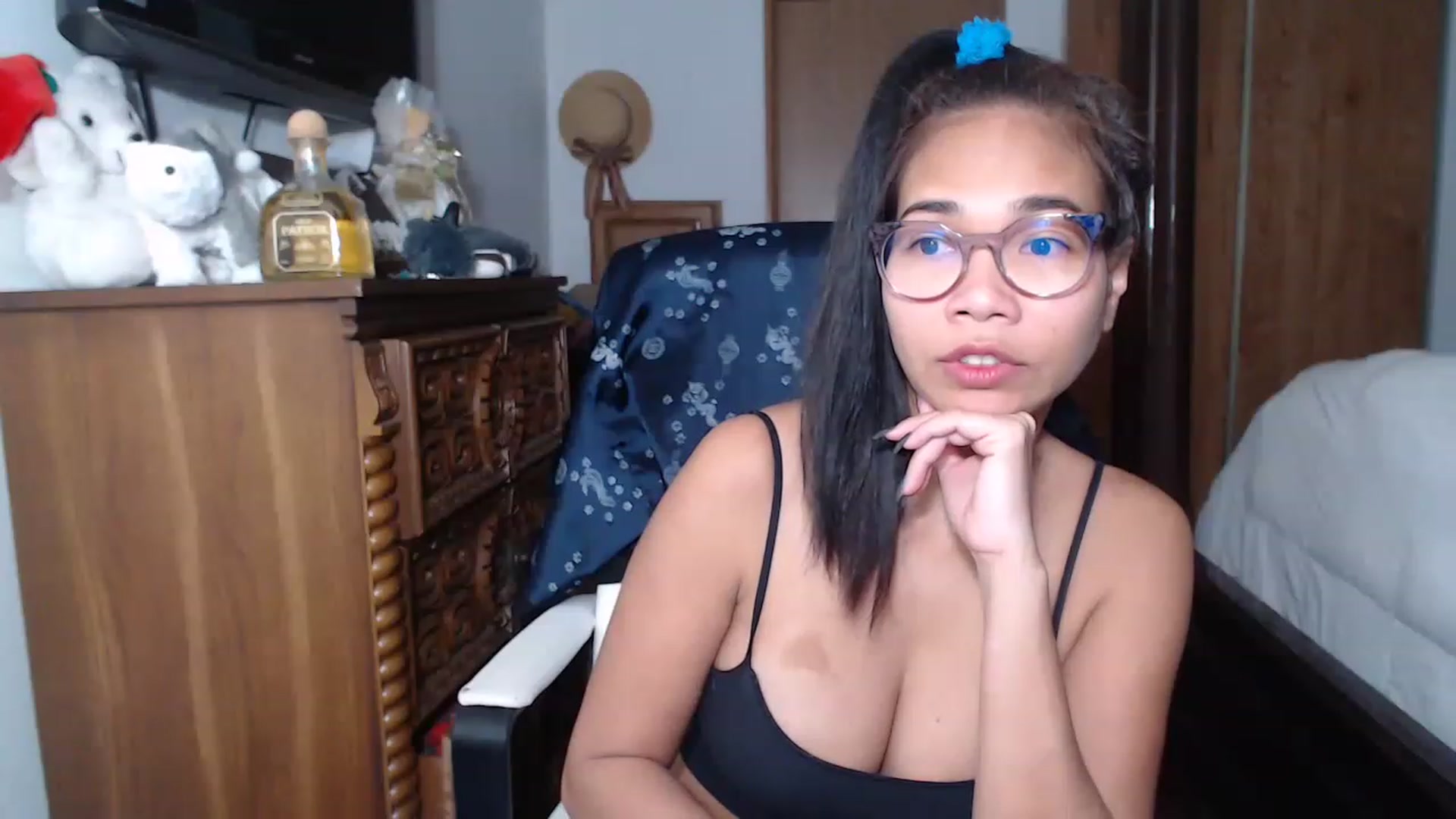 Gallery image thumbnail from Littlekai2023's myfreecams stream on, 01/29/2023, 19:17 image 16 of 20