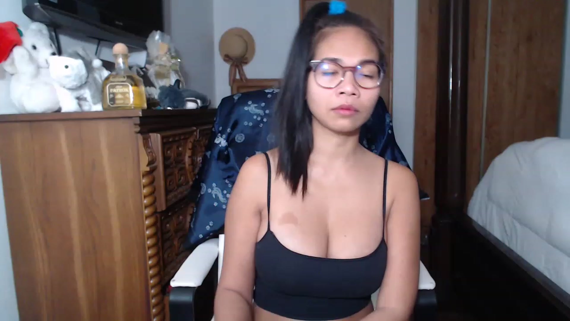 Gallery image thumbnail from Littlekai2023's myfreecams stream on, 01/29/2023, 19:17 image 15 of 20