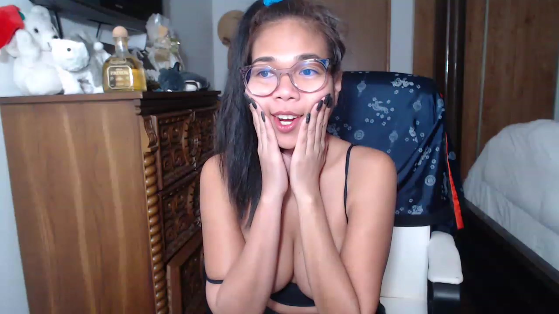 Gallery image thumbnail from Littlekai2023's myfreecams stream on, 01/29/2023, 22:33 image 15 of 20