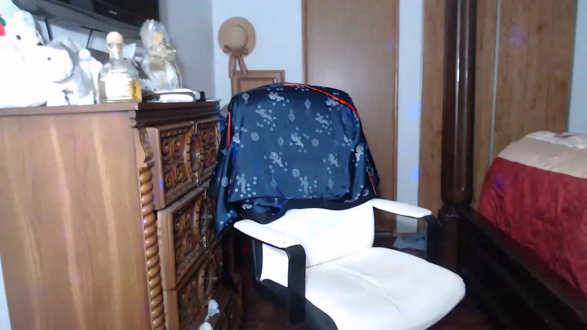 Gallery image thumbnail from Littlekai2023's myfreecams stream on, 02/04/2023, 24:35 image 2 of 20