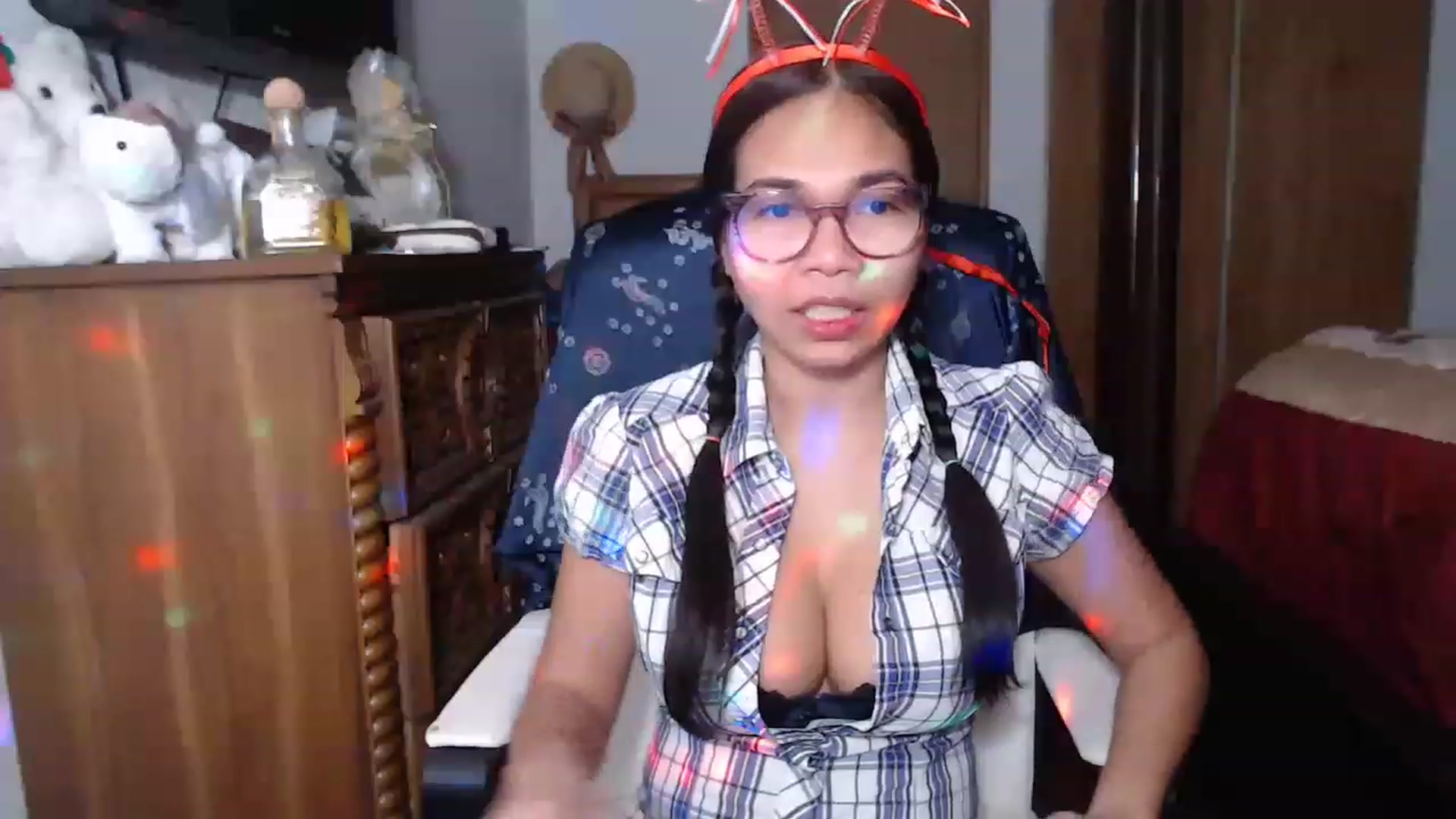 Gallery image thumbnail from Littlekai2023's myfreecams stream on, 02/04/2023, 24:35 image 18 of 20