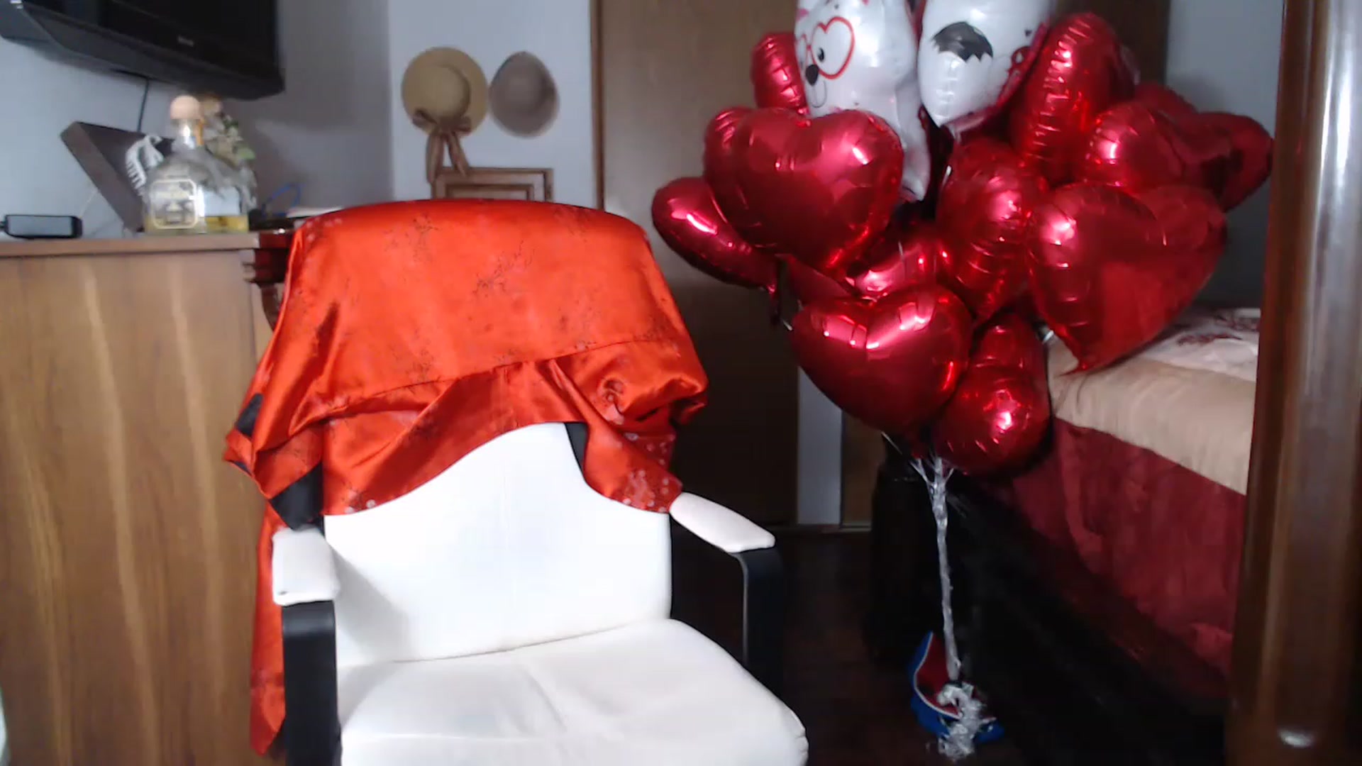 Gallery image thumbnail from Littlekai2023's myfreecams stream on, 02/12/2023, 20:10 image 2 of 20