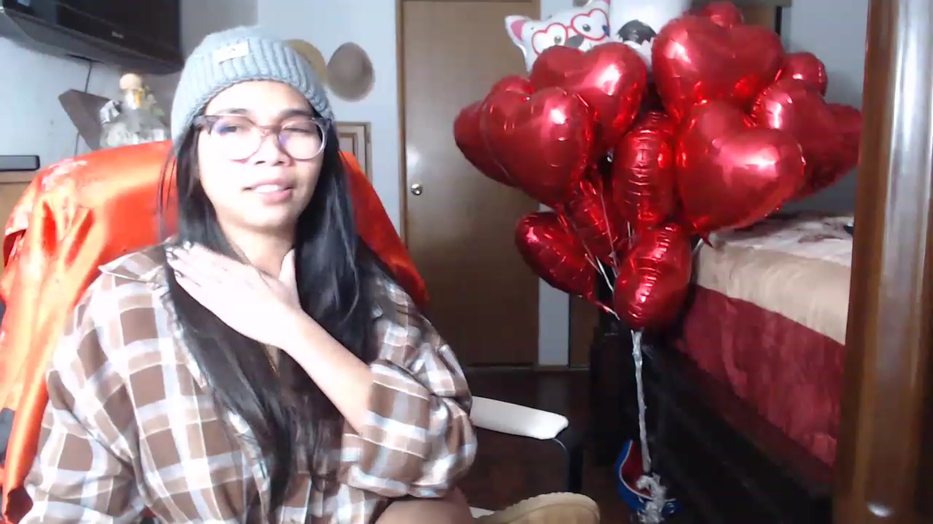 Gallery image thumbnail from Littlekai2023's myfreecams stream on, 02/12/2023, 21:09 image 2 of 20
