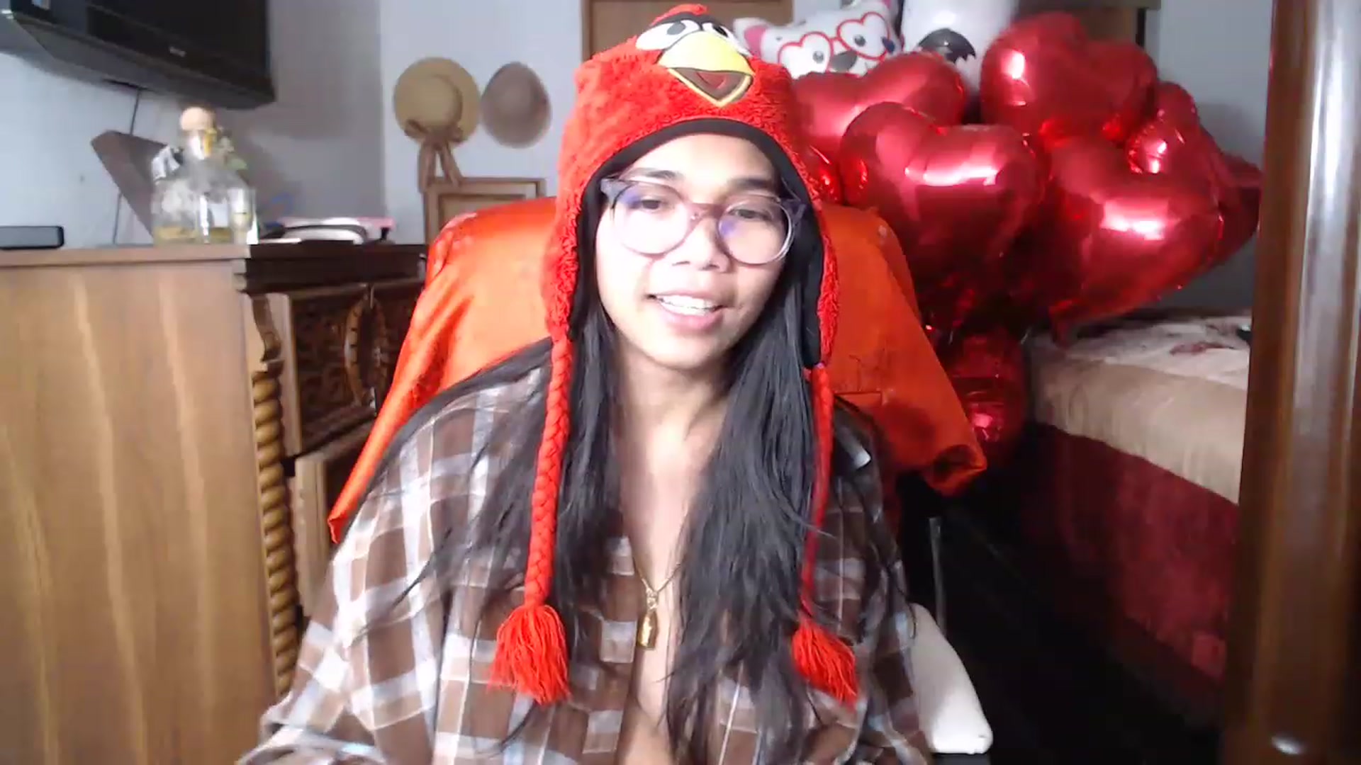 Gallery image thumbnail from Littlekai2023's myfreecams stream on, 02/12/2023, 21:09 image 10 of 20