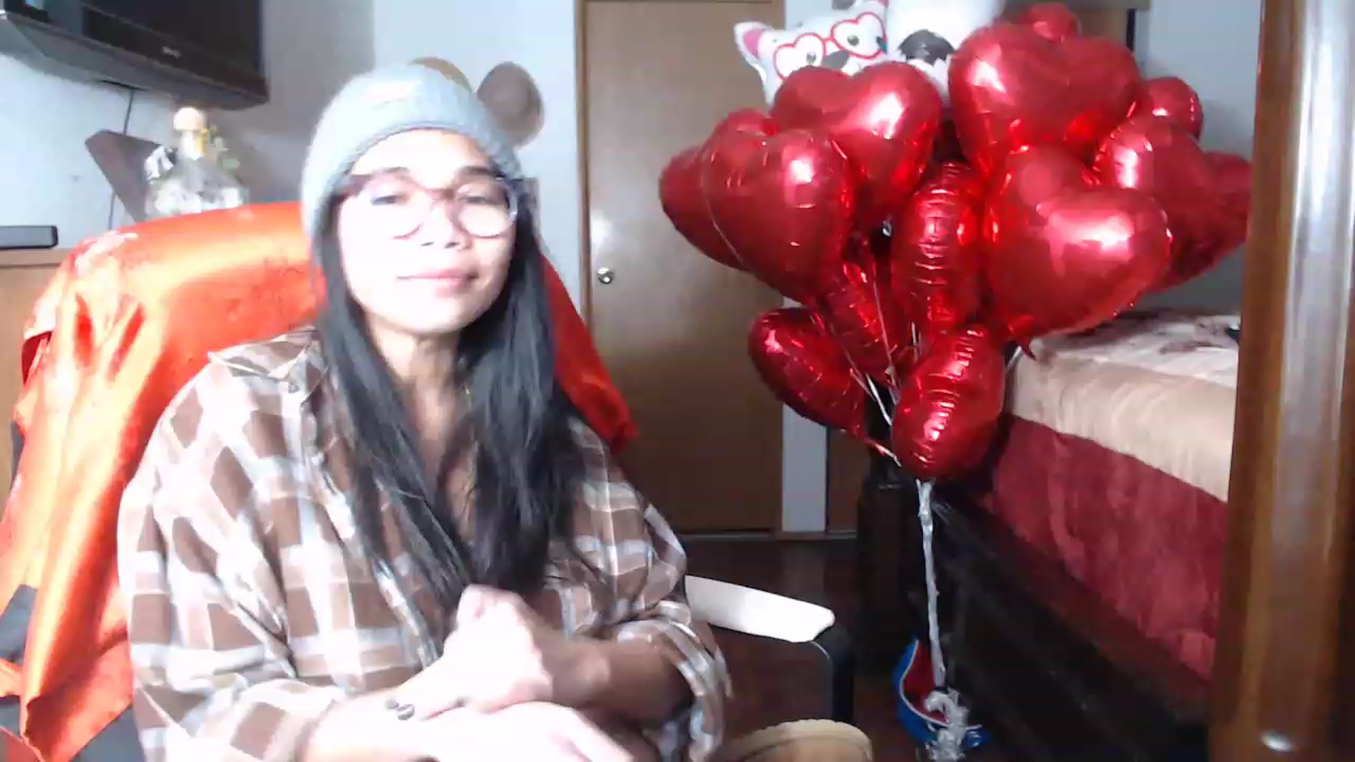 Gallery image thumbnail from Littlekai2023's myfreecams stream on, 02/12/2023, 21:09 image 1 of 20