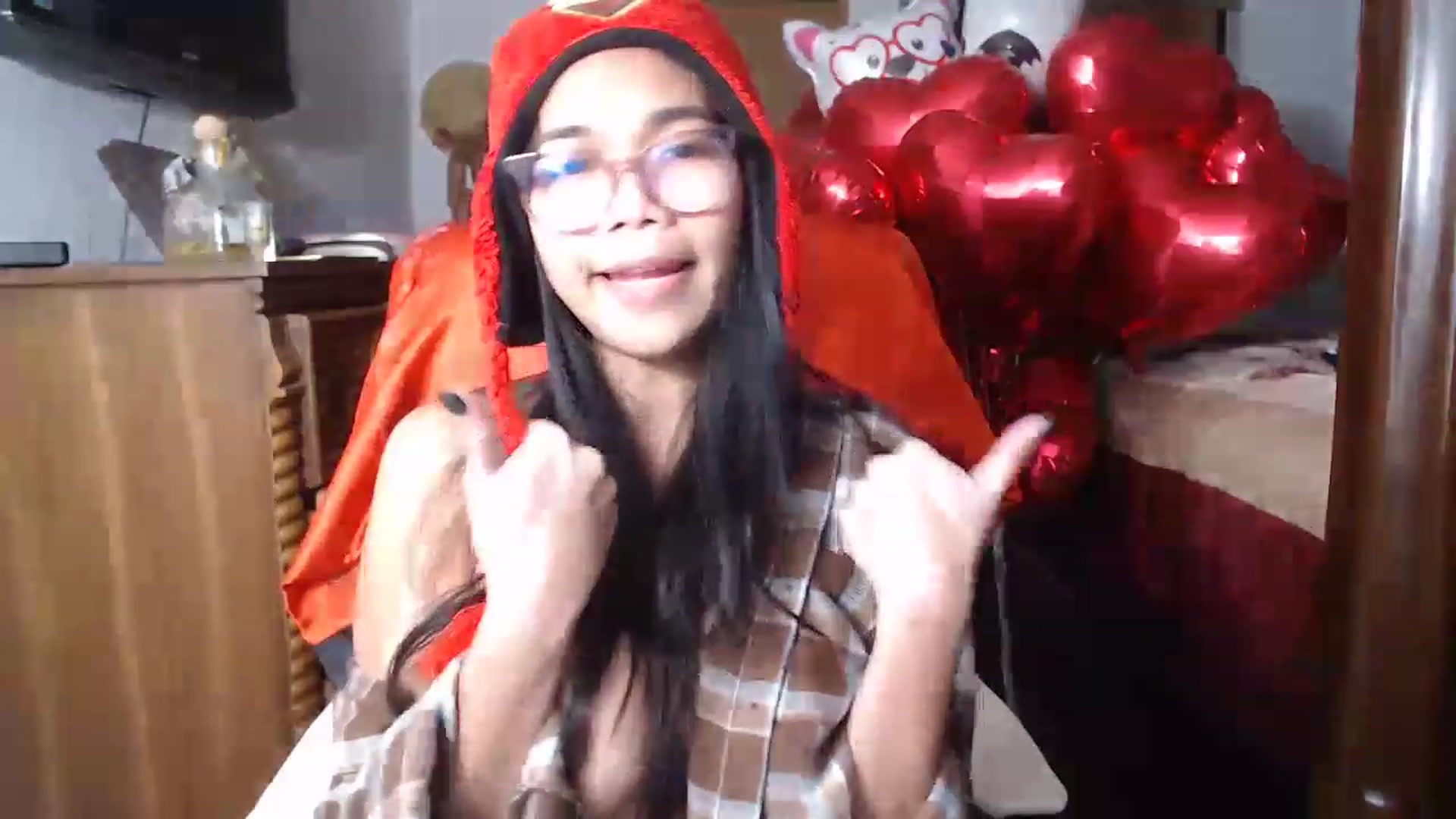 Gallery image thumbnail from Littlekai2023's myfreecams stream on, 02/12/2023, 21:09 image 7 of 20