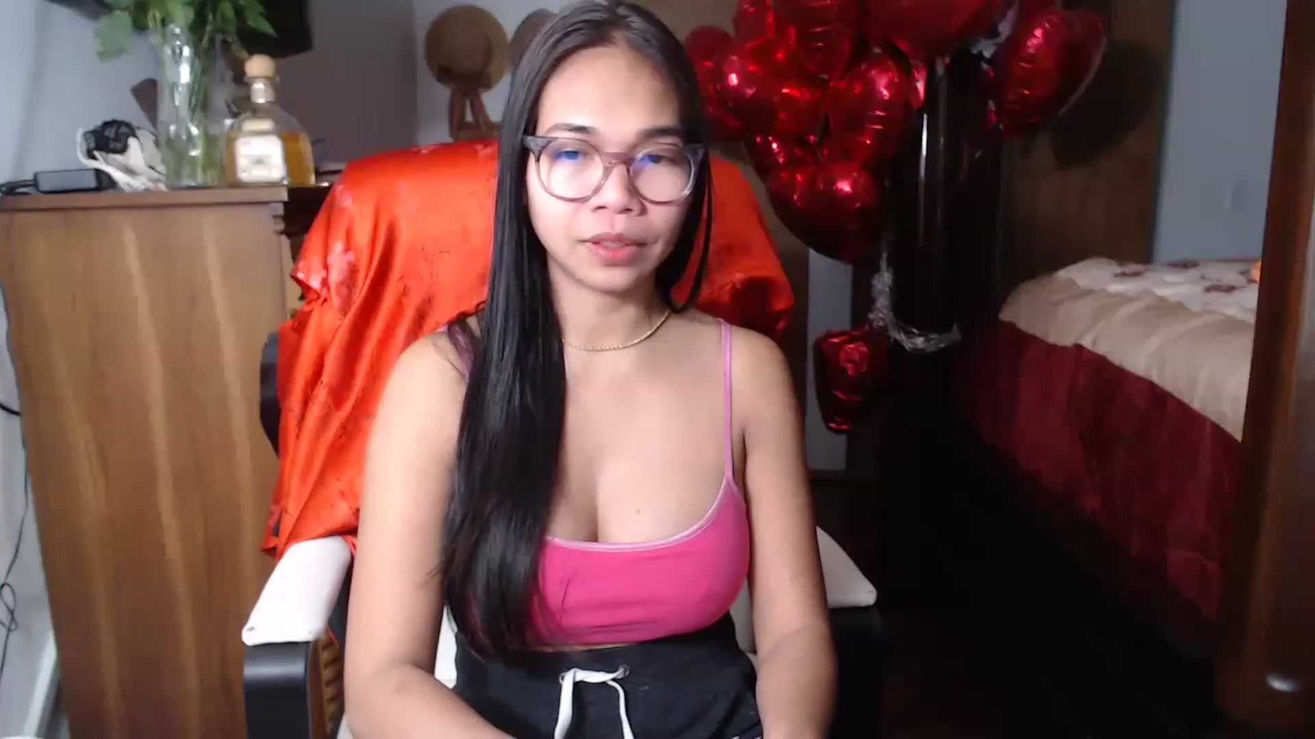 Gallery image thumbnail from Littlekai2023's myfreecams stream on, 02/18/2023, 21:27 image 4 of 20