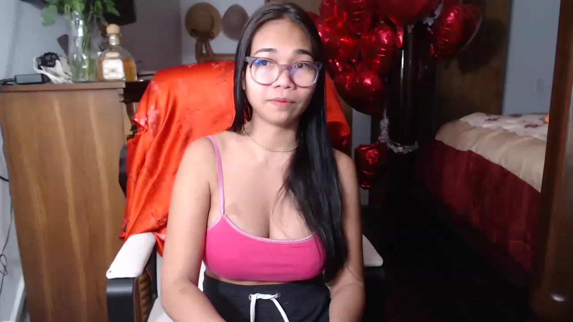 Gallery image thumbnail from Littlekai2023's myfreecams stream on, 02/18/2023, 21:27 image 6 of 20