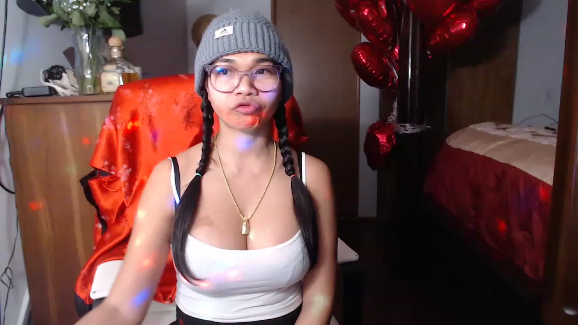 Gallery image thumbnail from Littlekai2023's myfreecams stream on, 02/20/2023, 24:01 image 16 of 20
