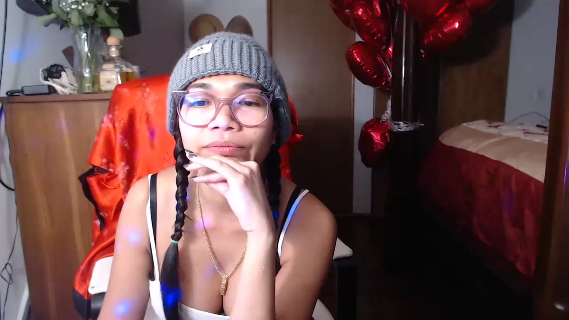 Gallery image thumbnail from Littlekai2023's myfreecams stream on, 02/20/2023, 24:01 image 20 of 20
