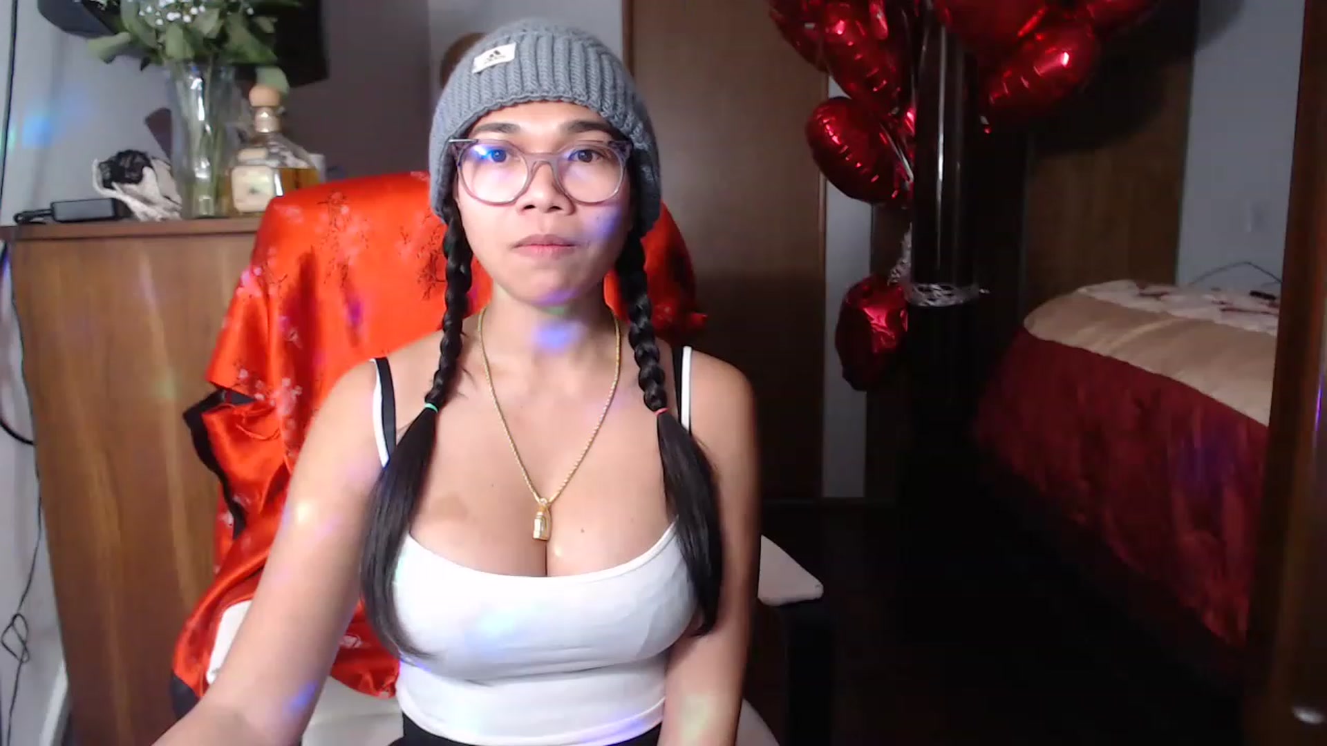 Gallery image thumbnail from Littlekai2023's myfreecams stream on, 02/20/2023, 24:01 image 13 of 20