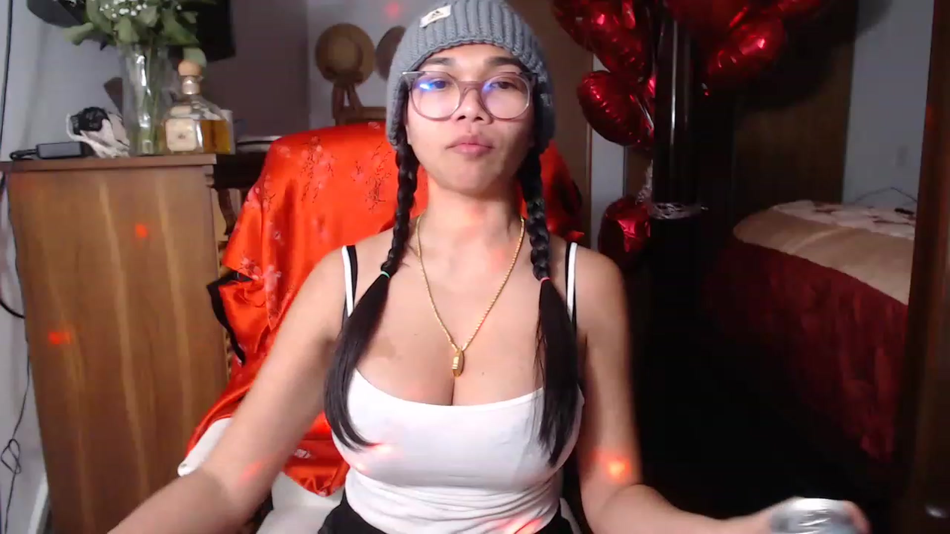Gallery image thumbnail from Littlekai2023's myfreecams stream on, 02/20/2023, 03:43 image 3 of 20