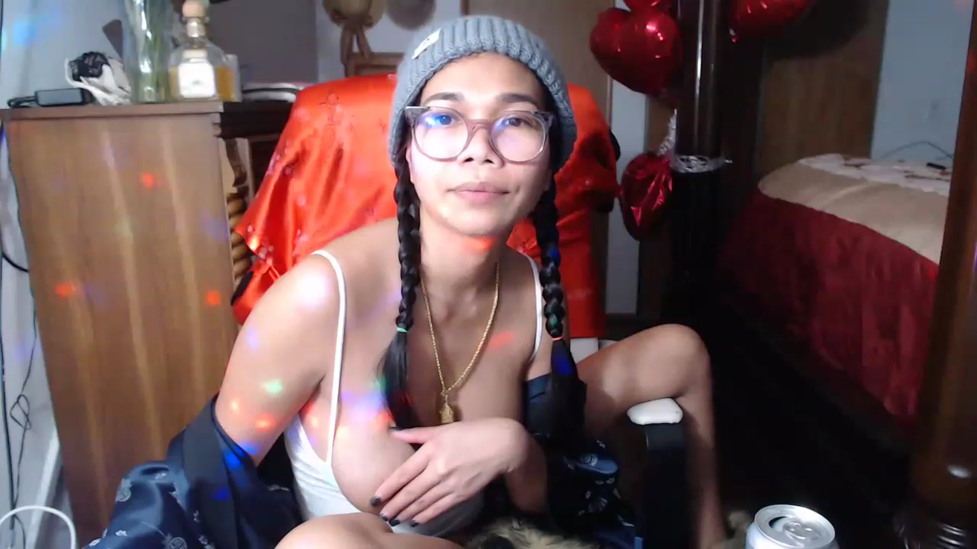 Gallery image thumbnail from Littlekai2023's myfreecams stream on, 02/20/2023, 03:43 image 11 of 20