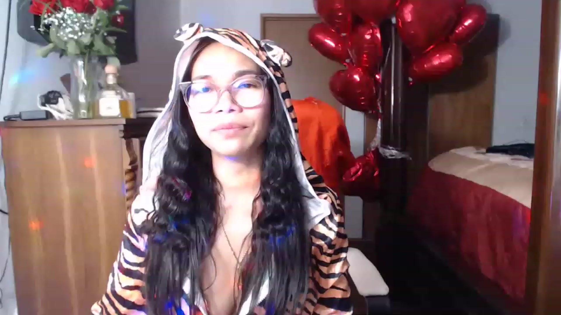 Gallery image thumbnail from Littlekai2023's myfreecams stream on, 02/20/2023, 03:43 image 17 of 20