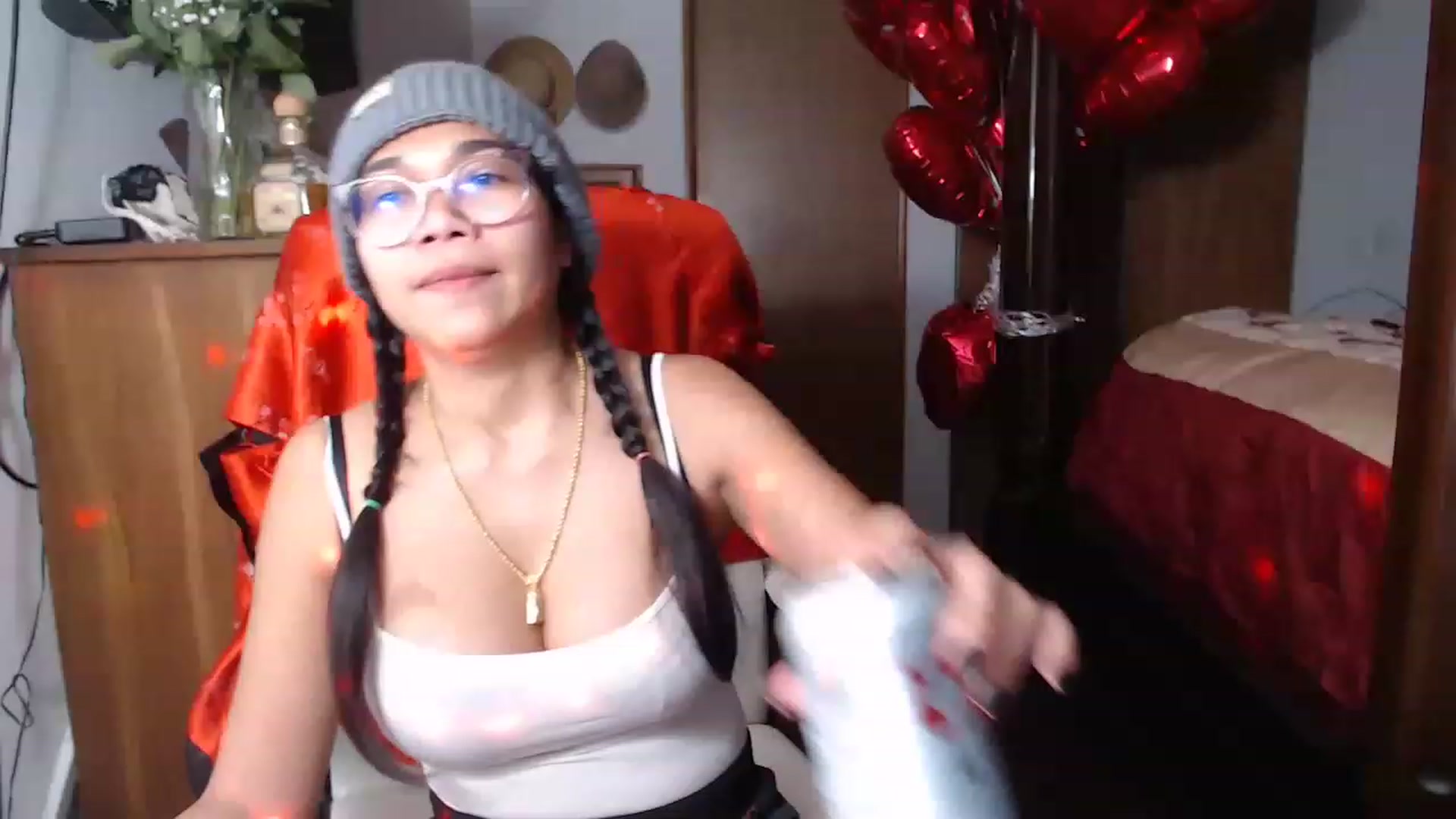 Gallery image thumbnail from Littlekai2023's myfreecams stream on, 02/20/2023, 03:43 image 1 of 20