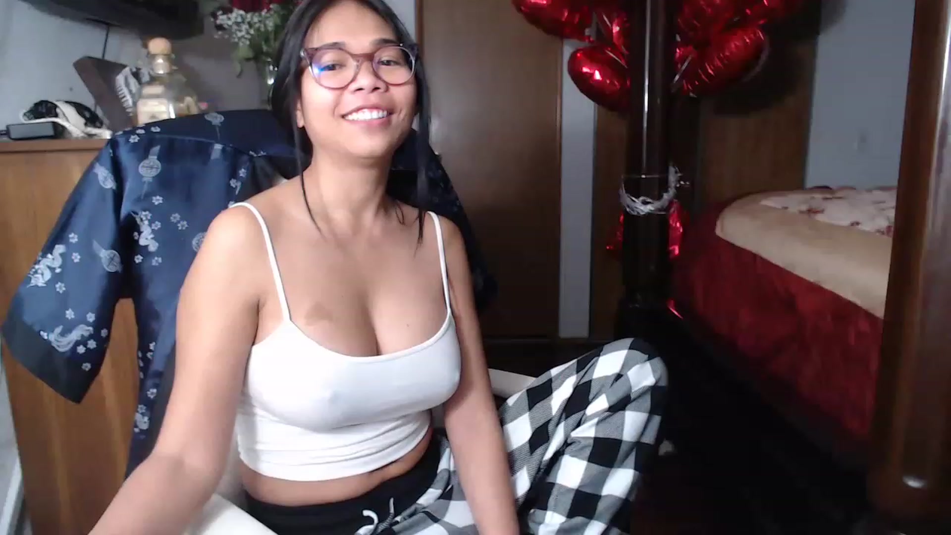 Gallery image thumbnail from Littlekai2023's myfreecams stream on, 02/26/2023, 17:24 image 18 of 20
