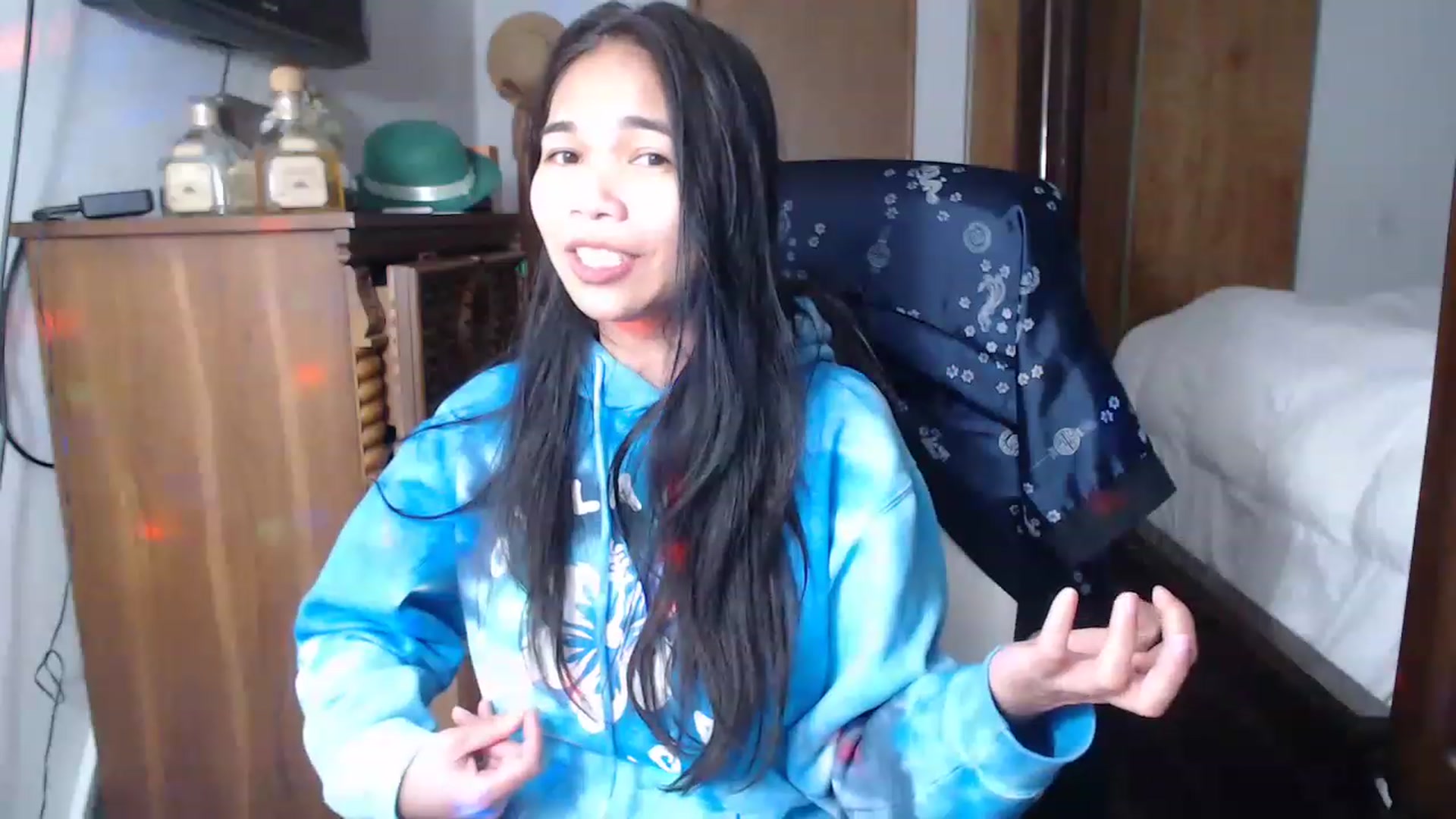 Gallery image thumbnail from Littlekai2023's myfreecams stream on, 03/15/2023, 04:13 image 16 of 20