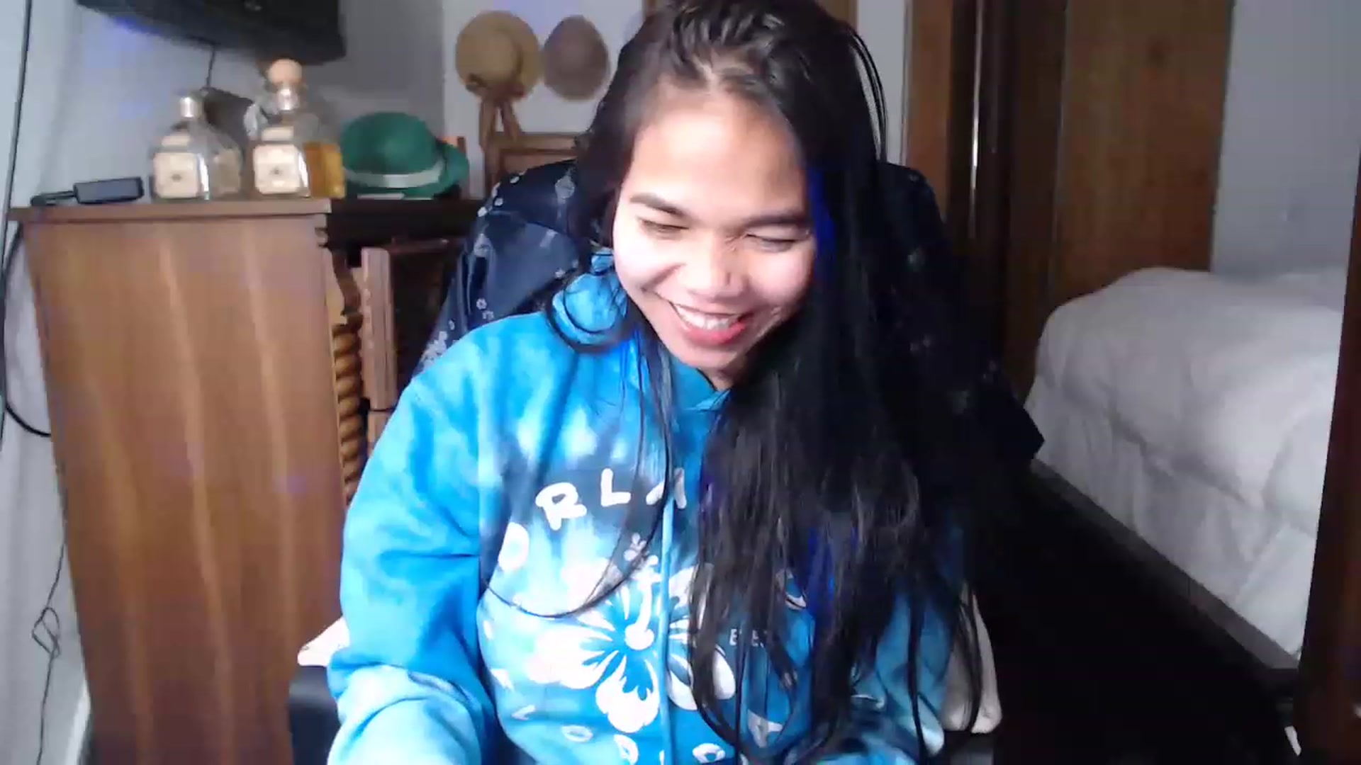 Gallery image thumbnail from Littlekai2023's myfreecams stream on, 03/15/2023, 04:13 image 18 of 20