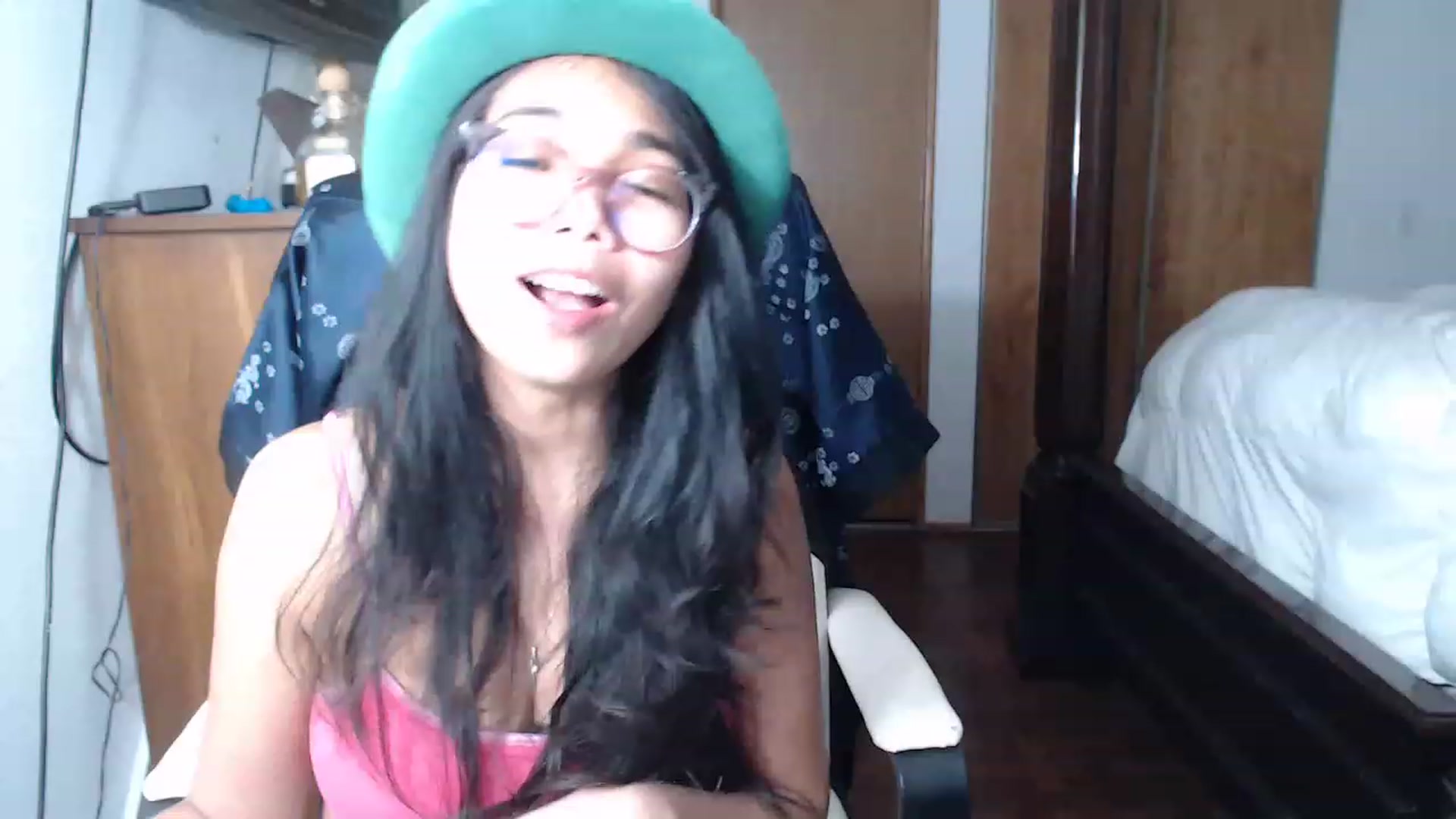 Gallery image thumbnail from Littlekai2023's myfreecams stream on, 03/17/2023, 02:20 image 17 of 20