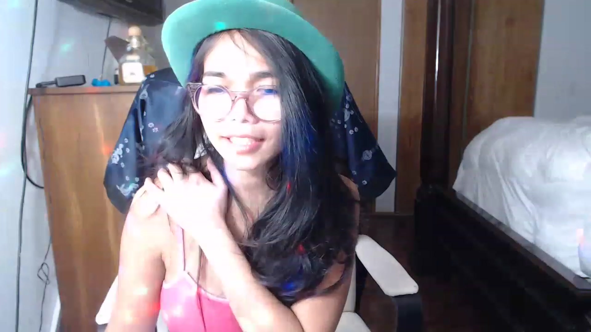 Gallery image thumbnail from Littlekai2023's myfreecams stream on, 03/17/2023, 02:20 image 13 of 20