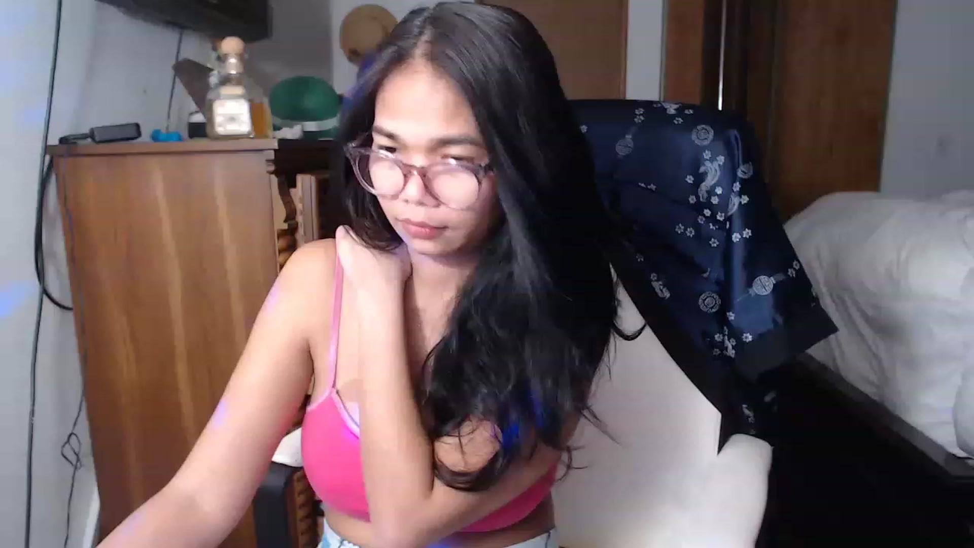 Gallery image thumbnail from Littlekai2023's myfreecams stream on, 03/17/2023, 02:20 image 5 of 20