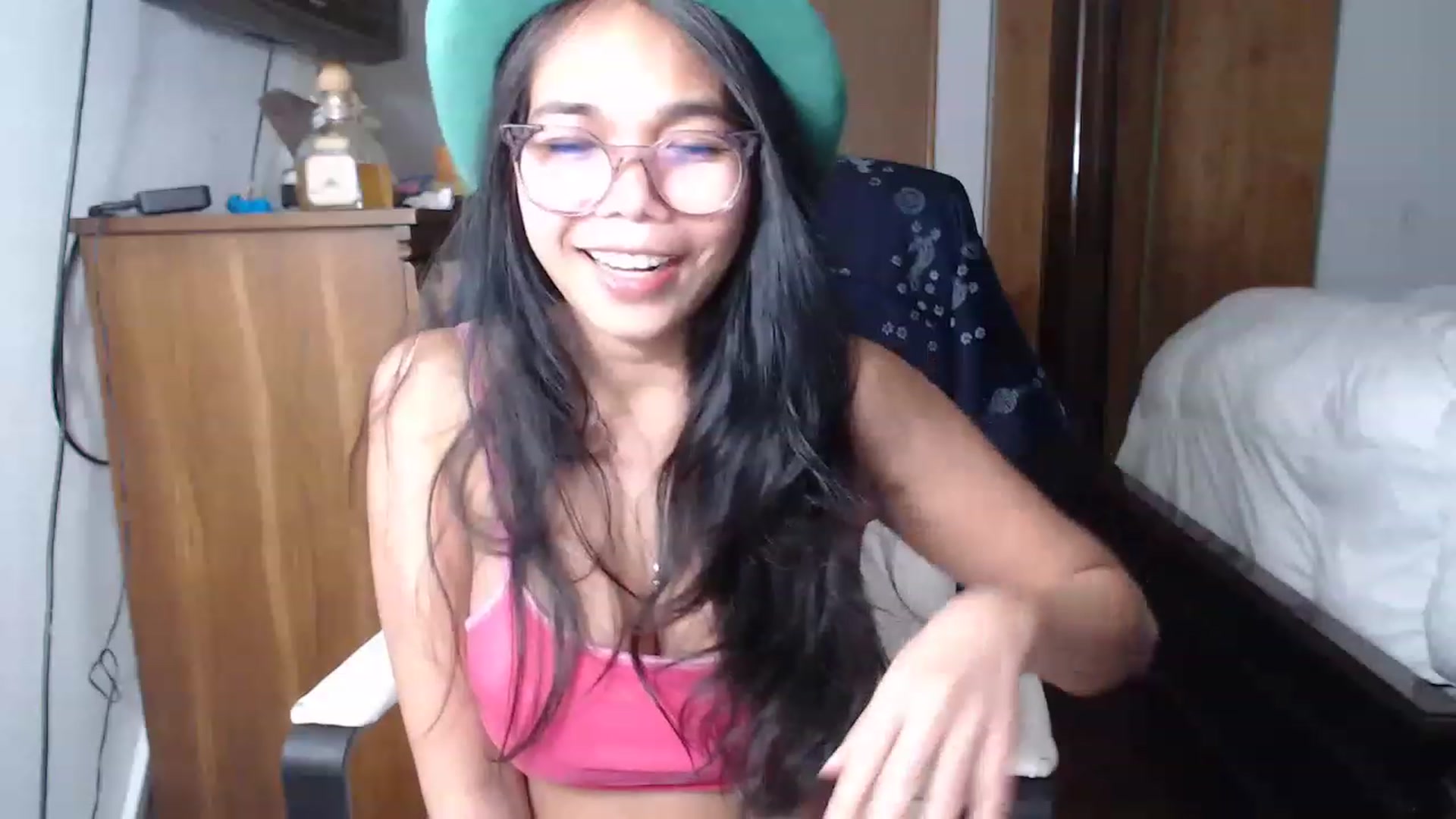 Gallery image thumbnail from Littlekai2023's myfreecams stream on, 03/17/2023, 02:20 image 18 of 20
