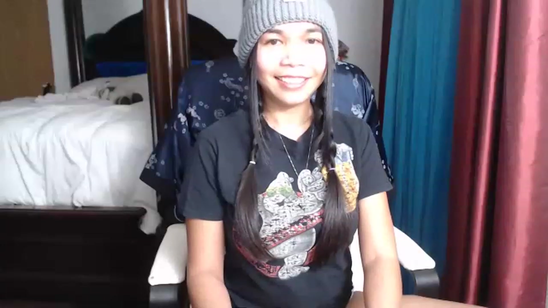 Gallery image thumbnail from Littlekai2023's myfreecams stream on, 03/20/2023, 04:02 image 11 of 20