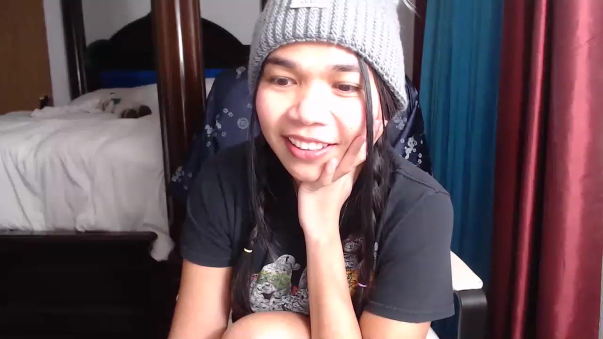 Gallery image thumbnail from Littlekai2023's myfreecams stream on, 03/20/2023, 04:02 image 15 of 20