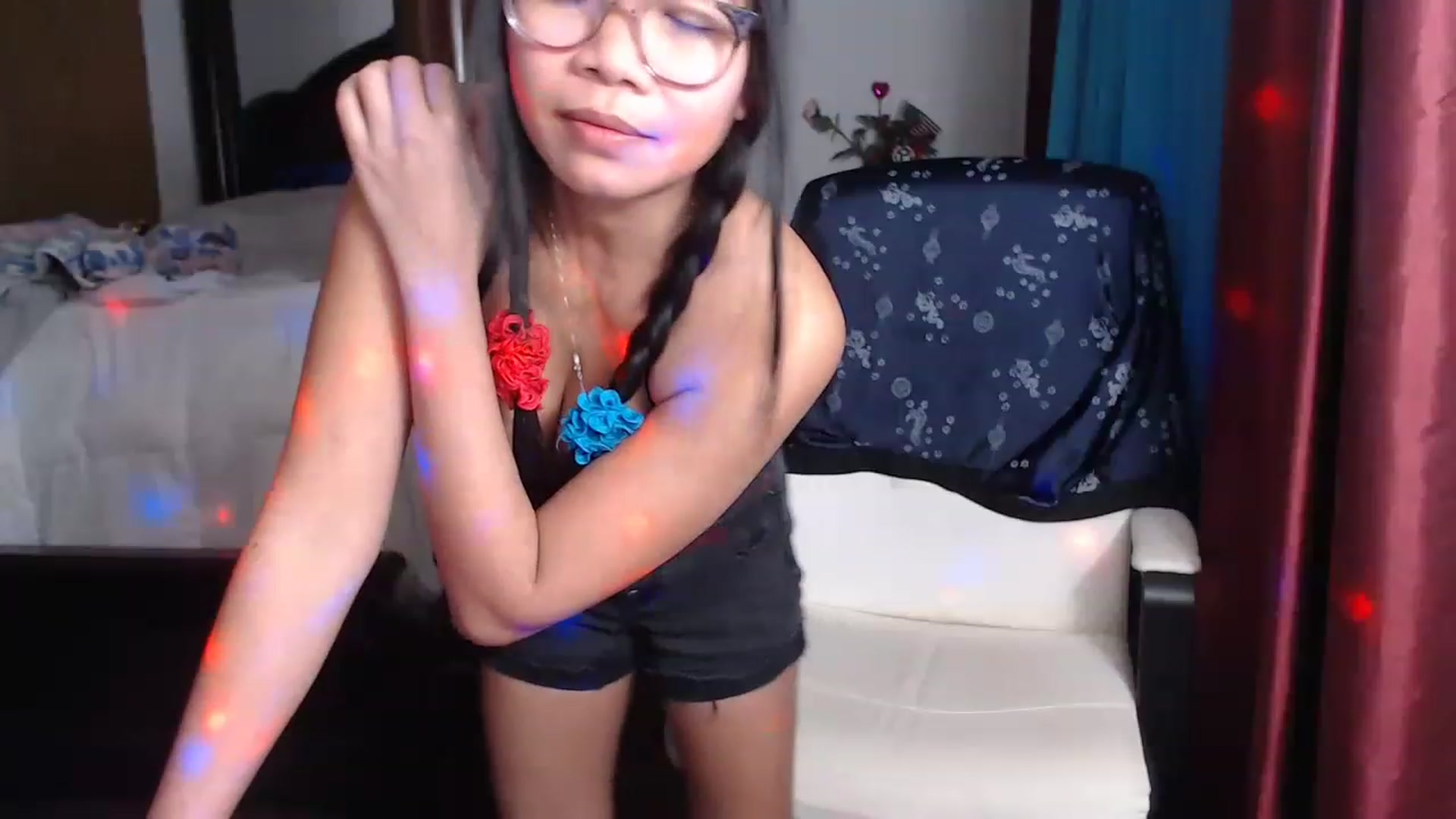 Gallery image thumbnail from Littlekai2023's myfreecams stream on, 03/24/2023, 24:06 image 17 of 20