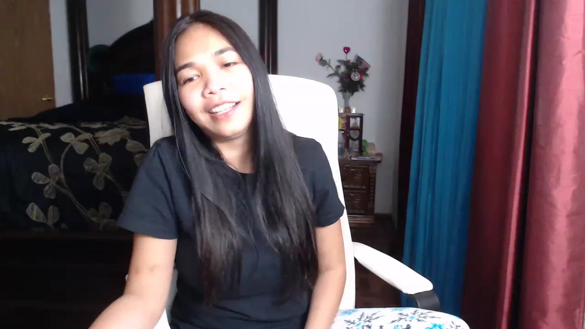 Gallery image thumbnail from Littlekai2023's myfreecams stream on, 03/29/2023, 04:13 image 10 of 20