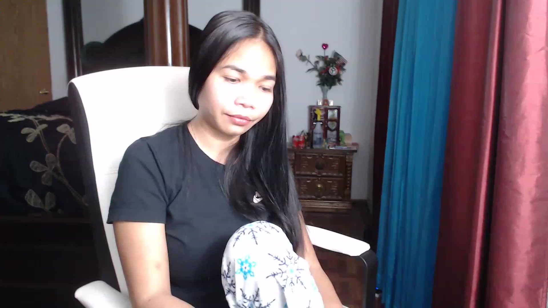 Gallery image thumbnail from Littlekai2023's myfreecams stream on, 03/29/2023, 04:13 image 2 of 20