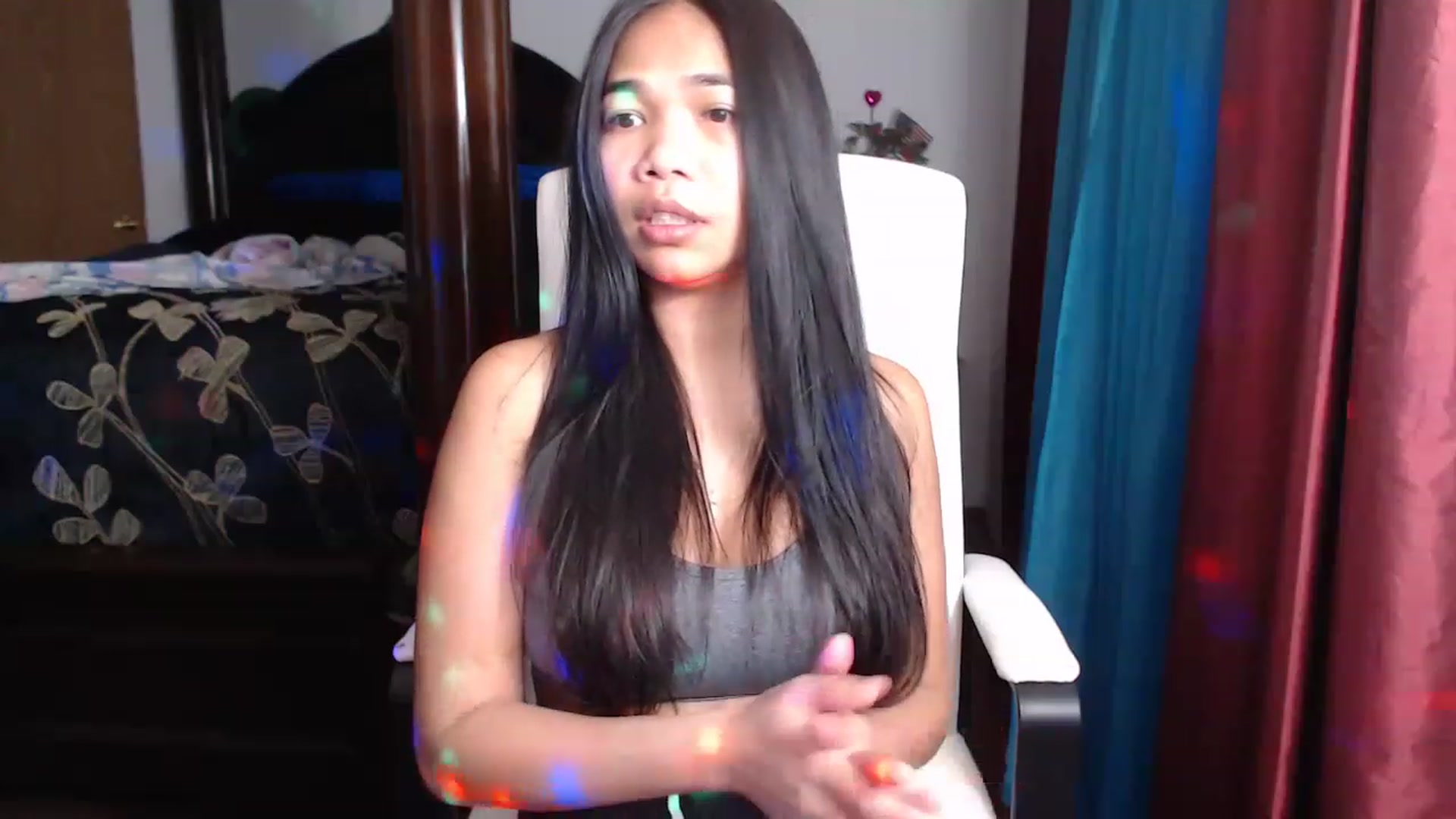 Gallery image thumbnail from Littlekai2023's myfreecams stream on, 03/31/2023, 24:02 image 14 of 20
