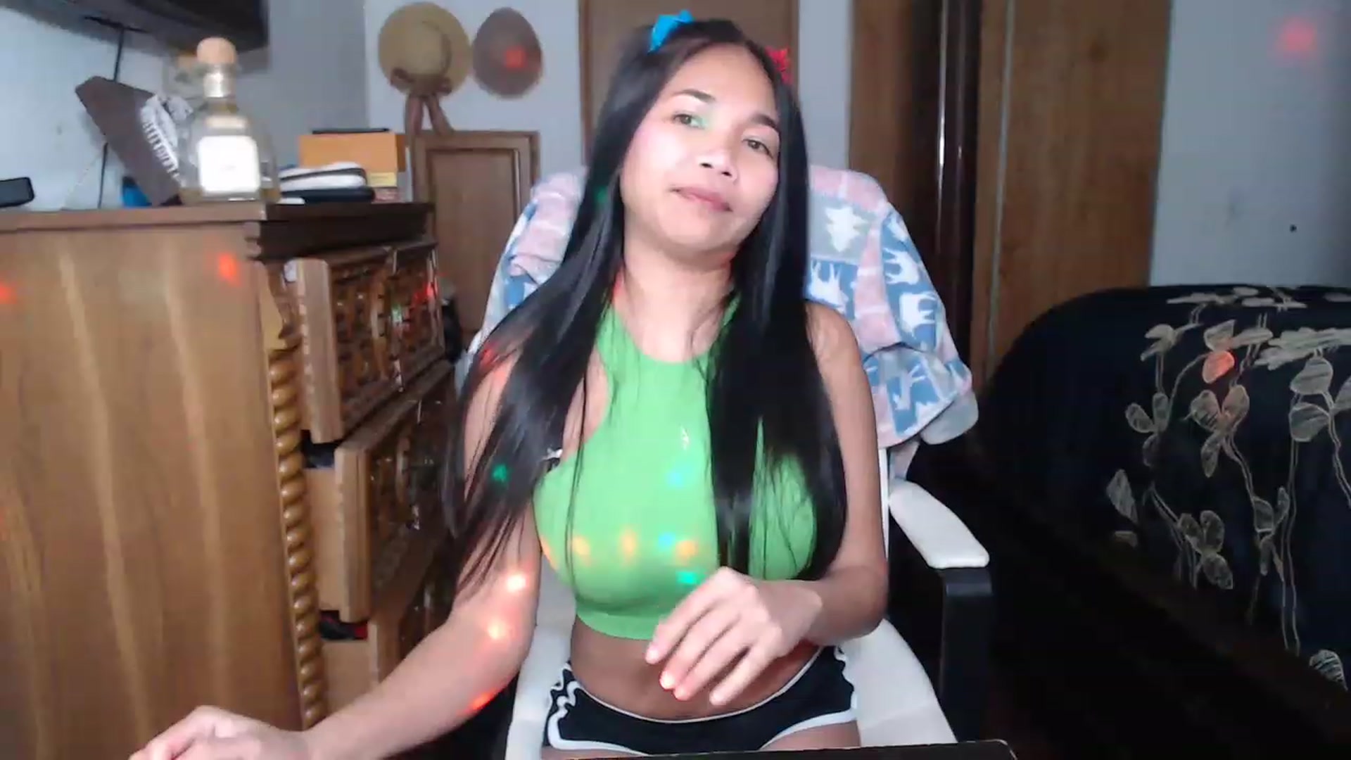 Gallery image thumbnail from Littlekai2023's myfreecams stream on, 04/01/2023, 04:04 image 11 of 20