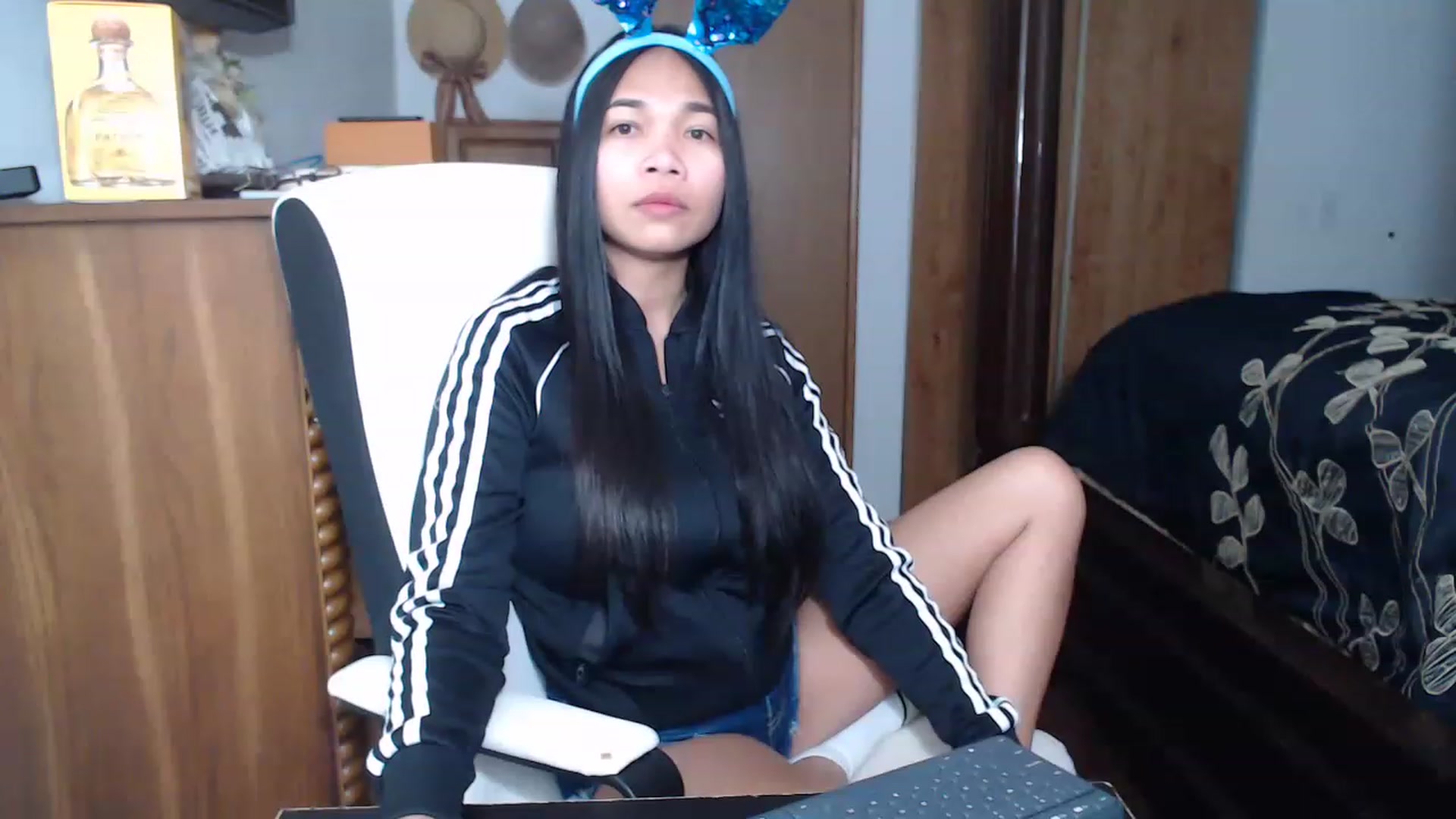 Gallery image thumbnail from Littlekai2023's myfreecams stream on, 04/02/2023, 24:01 image 7 of 20