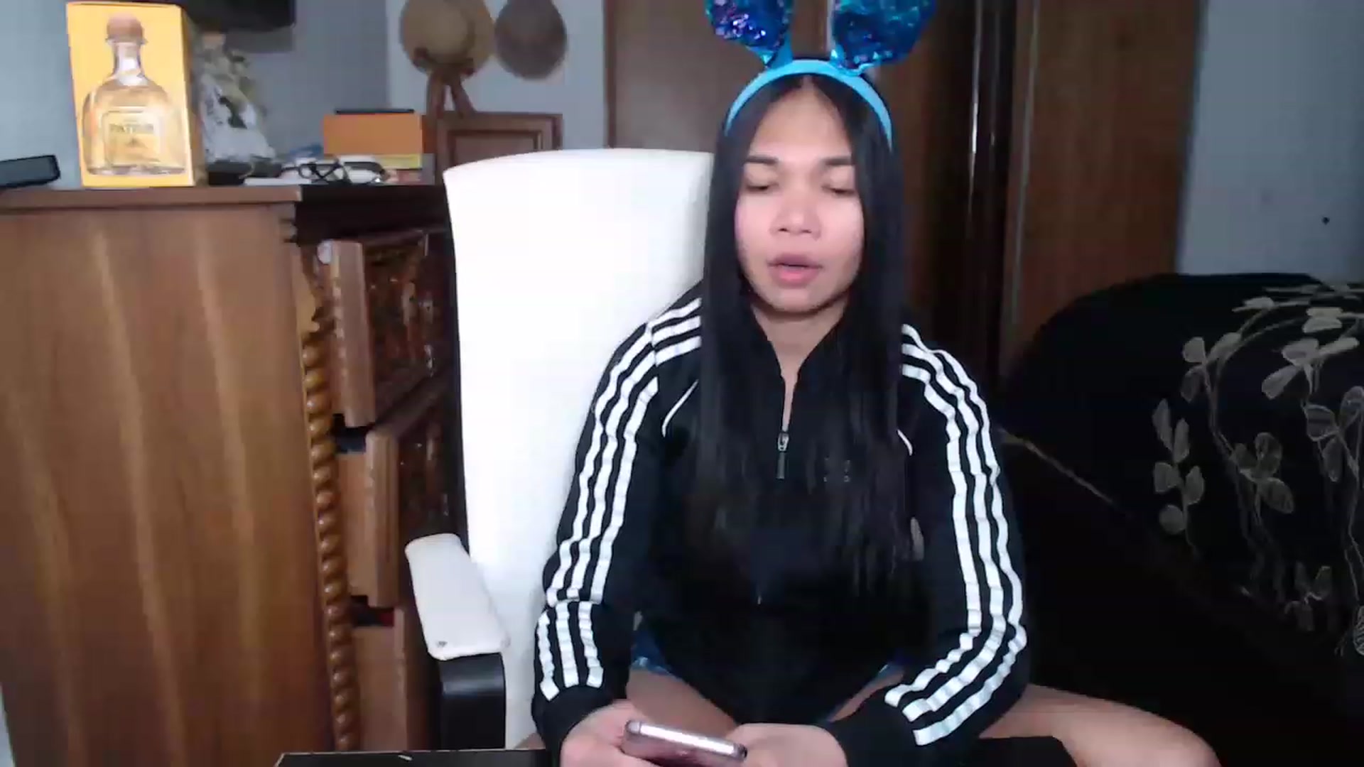 Gallery image thumbnail from Littlekai2023's myfreecams stream on, 04/02/2023, 24:01 image 8 of 20