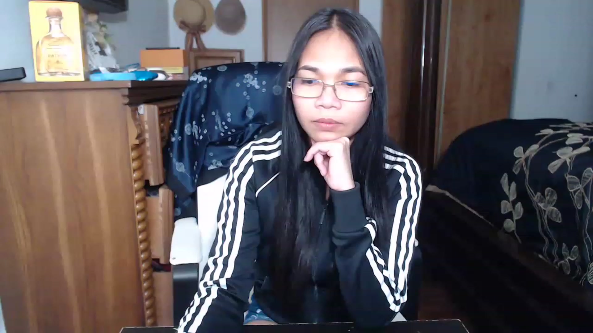 Gallery image thumbnail from Littlekai2023's myfreecams stream on, 04/02/2023, 24:01 image 16 of 20