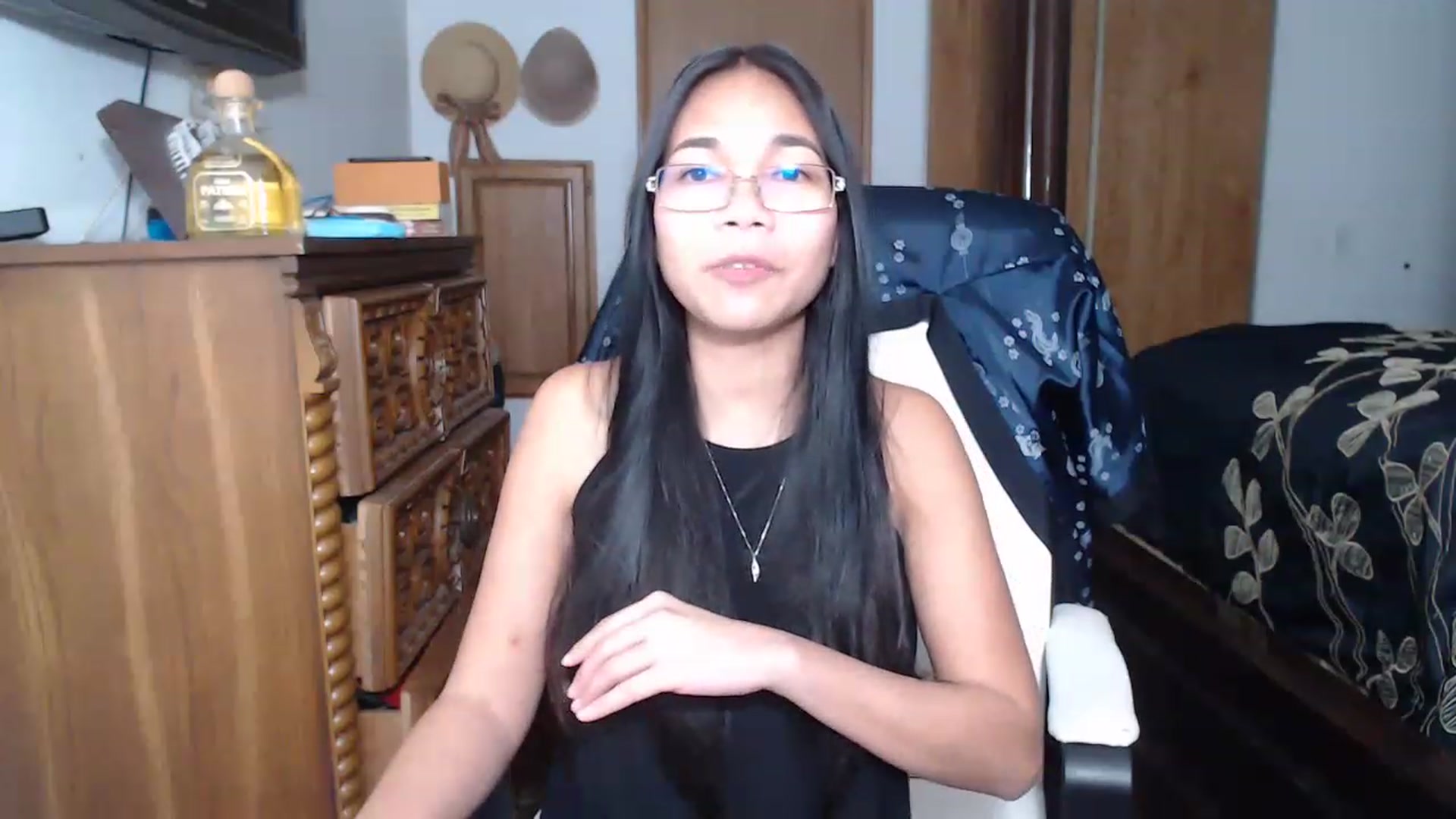 Gallery image thumbnail from Littlekai2023's myfreecams stream on, 04/02/2023, 04:12 image 13 of 20