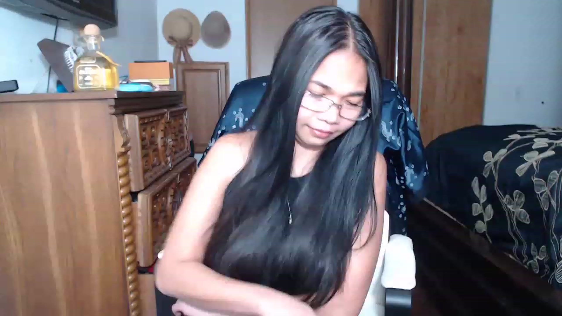 Gallery image thumbnail from Littlekai2023's myfreecams stream on, 04/02/2023, 04:12 image 11 of 20