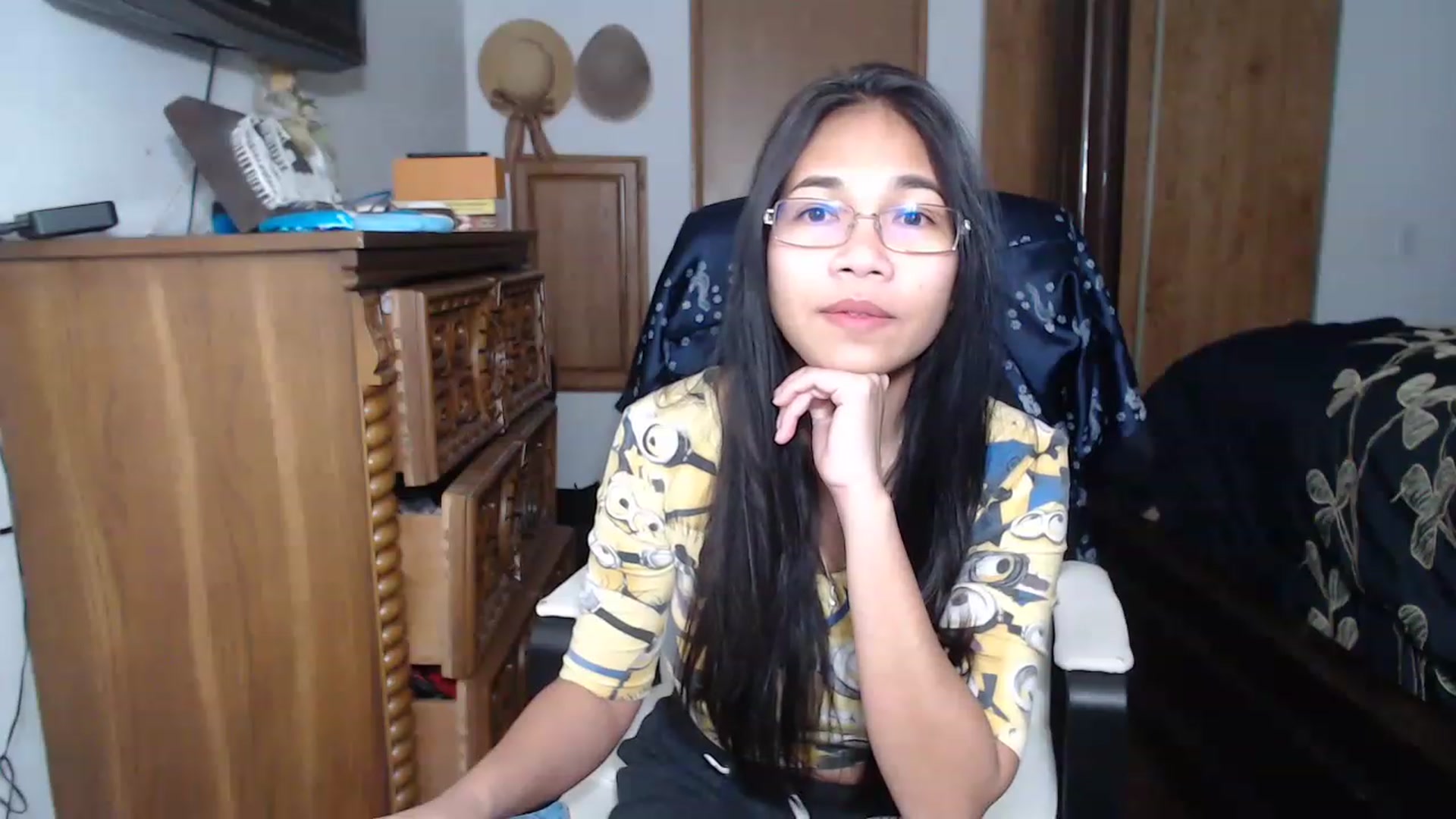 Gallery image thumbnail from Littlekai2023's myfreecams stream on, 04/02/2023, 12:31 image 16 of 20