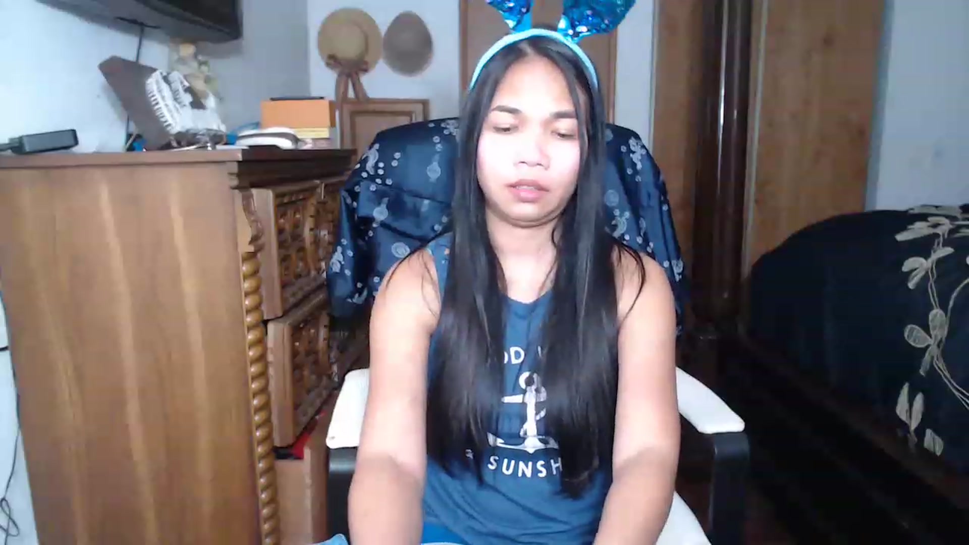 Gallery image thumbnail from Littlekai2023's myfreecams stream on, 04/04/2023, 24:05 image 6 of 20