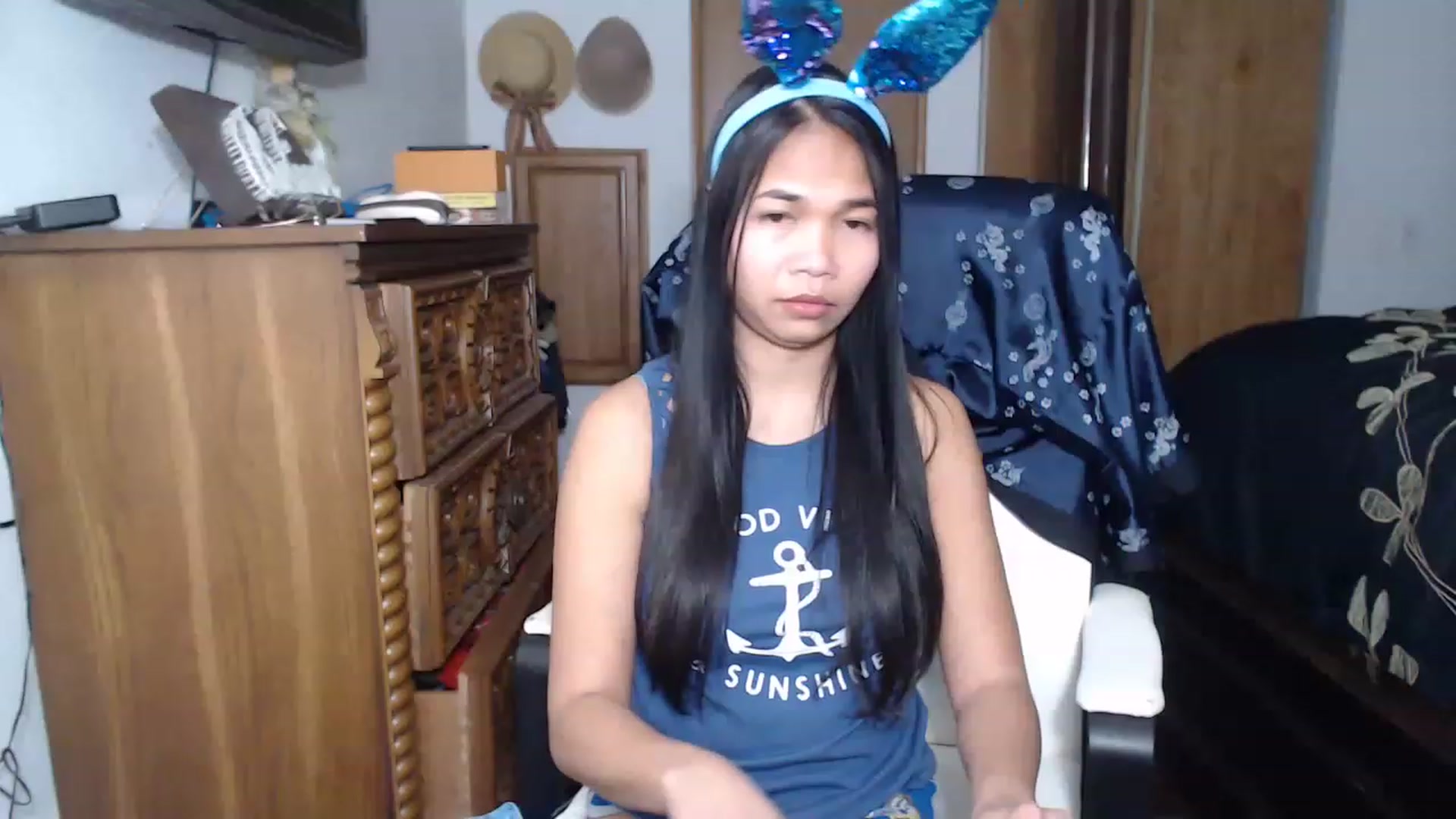 Gallery image thumbnail from Littlekai2023's myfreecams stream on, 04/04/2023, 24:05 image 11 of 20