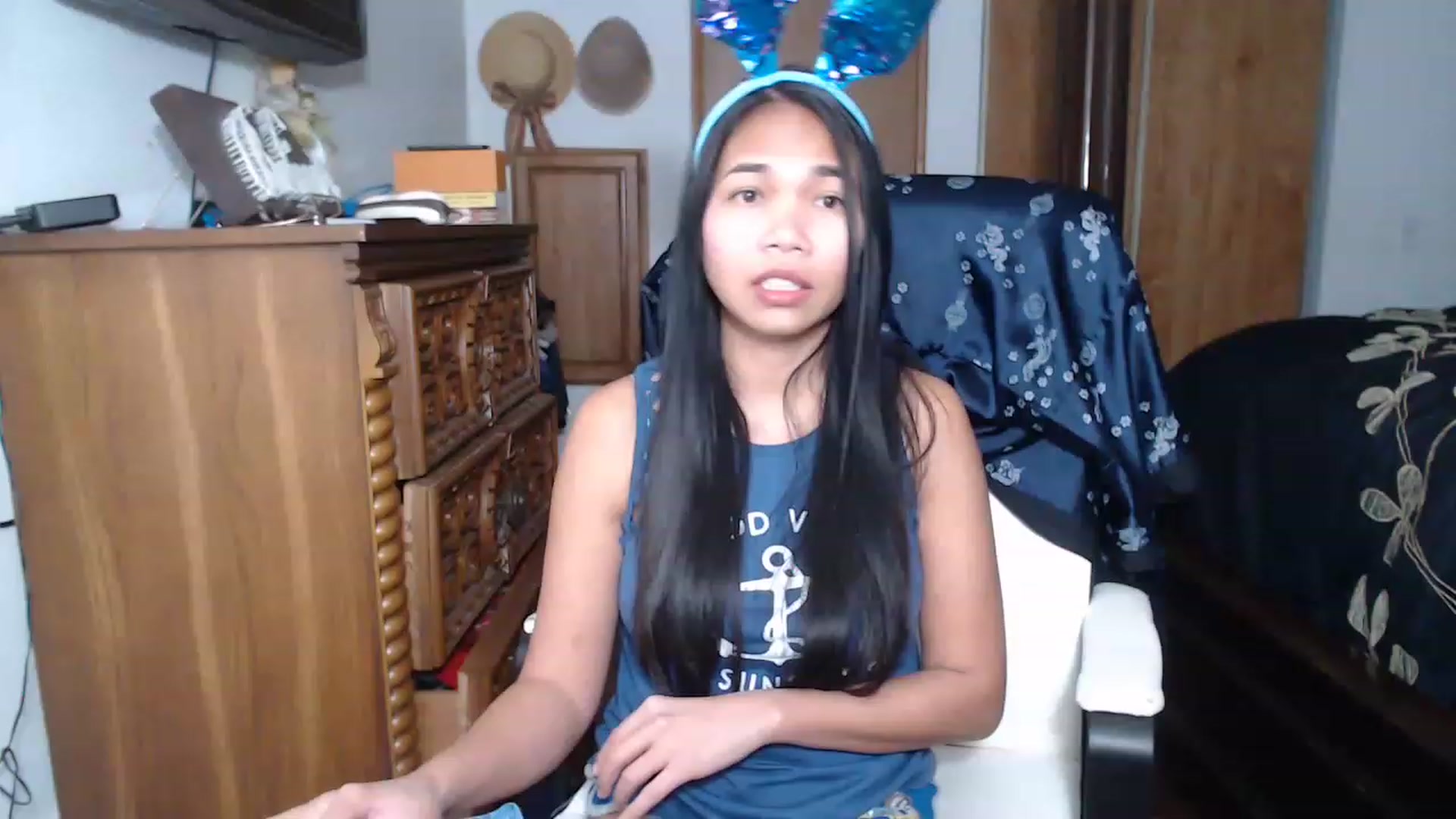 Gallery image thumbnail from Littlekai2023's myfreecams stream on, 04/04/2023, 24:05 image 10 of 20