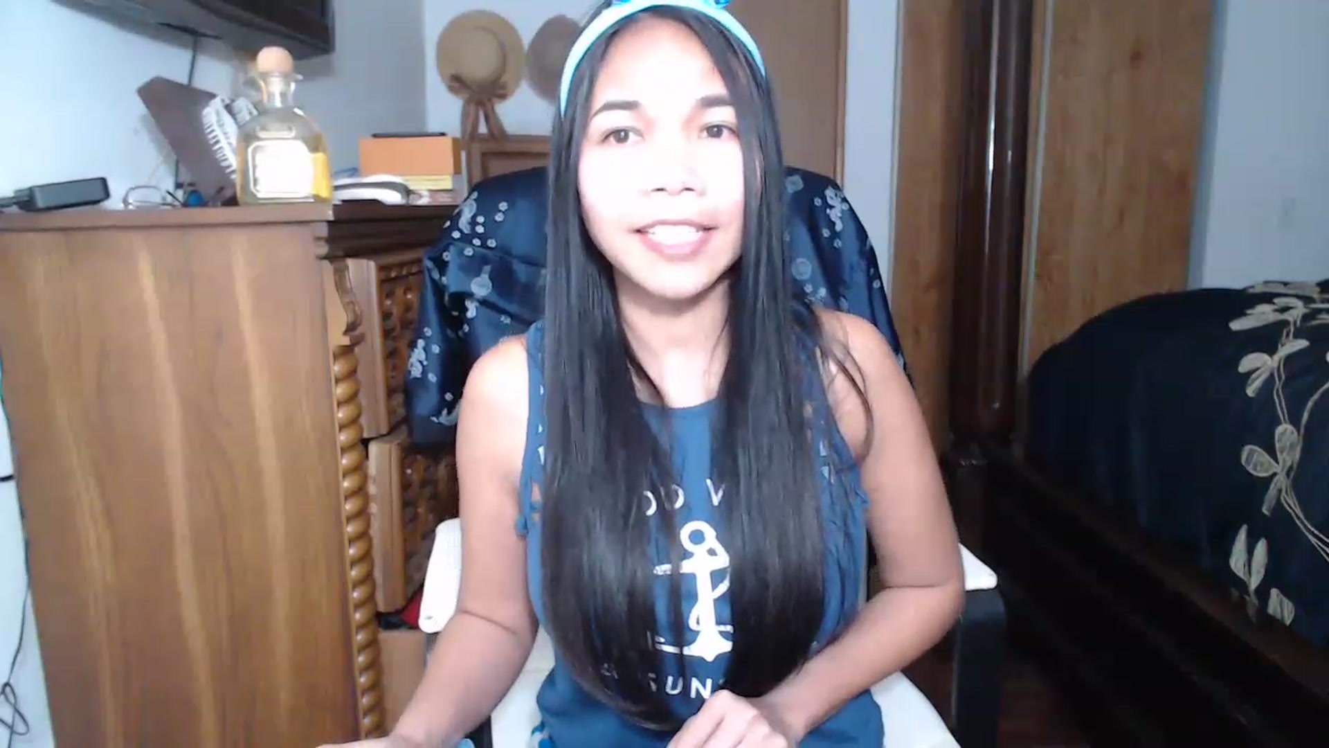 Gallery image thumbnail from Littlekai2023's myfreecams stream on, 04/04/2023, 24:05 image 20 of 20